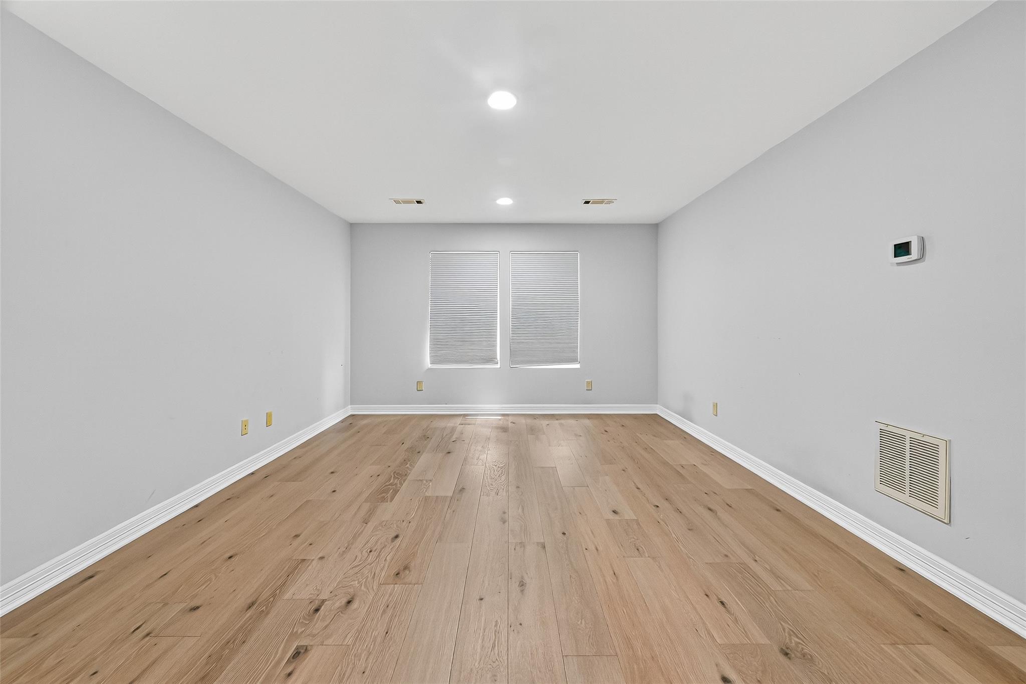 2731 Stuart Manor