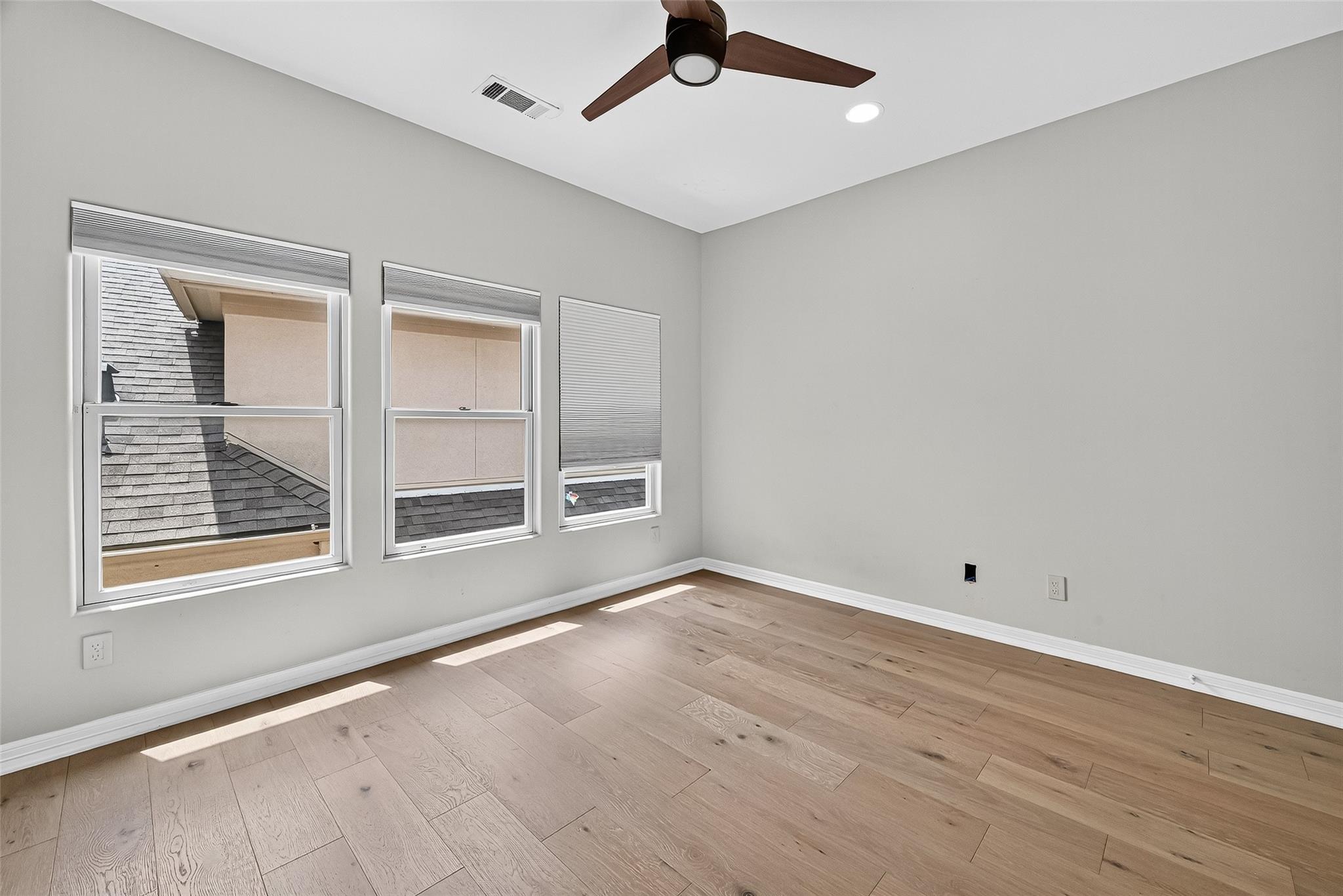 2731 Stuart Manor