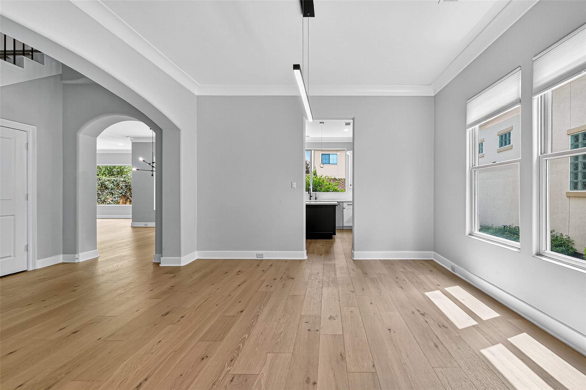 2731 Stuart Manor