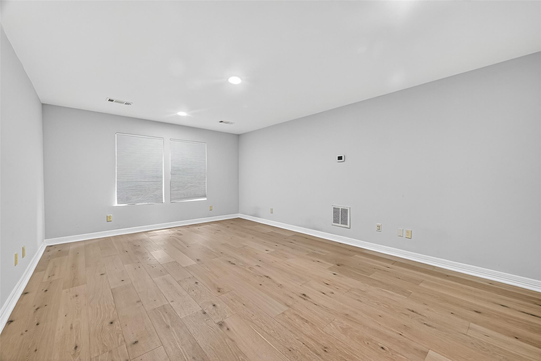 2731 Stuart Manor