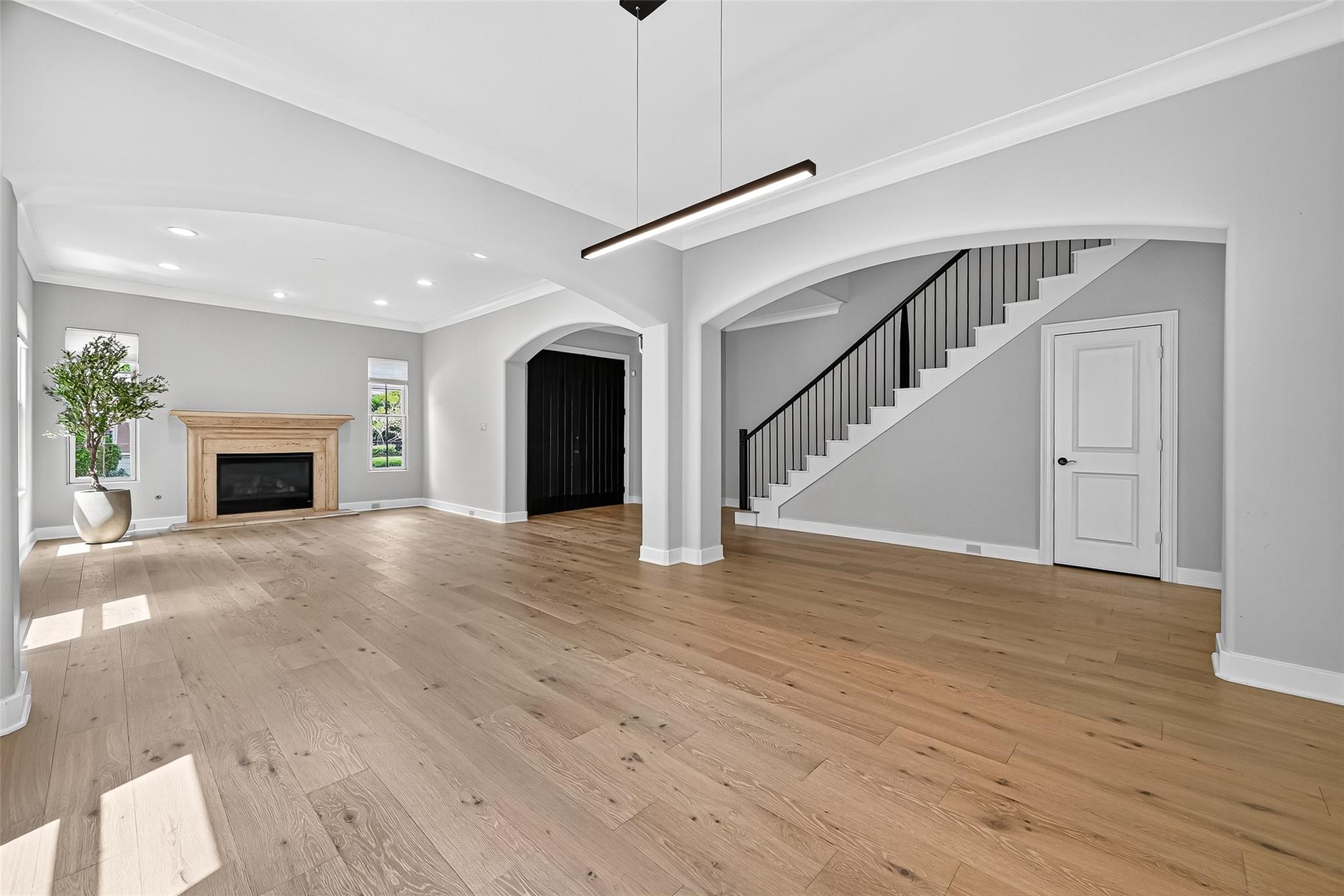 2731 Stuart Manor
