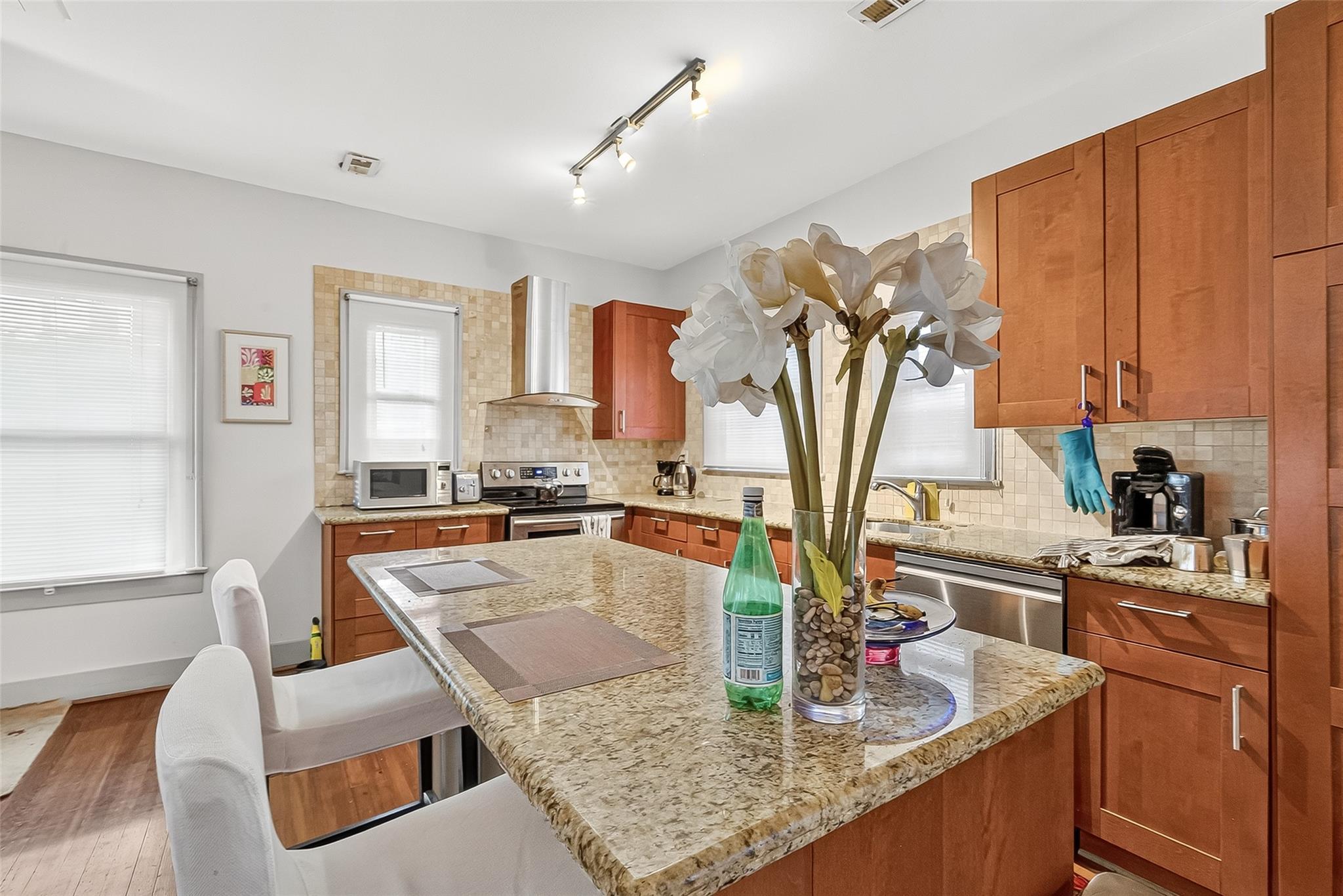 1612 W Alabama Street Unit: ABCD