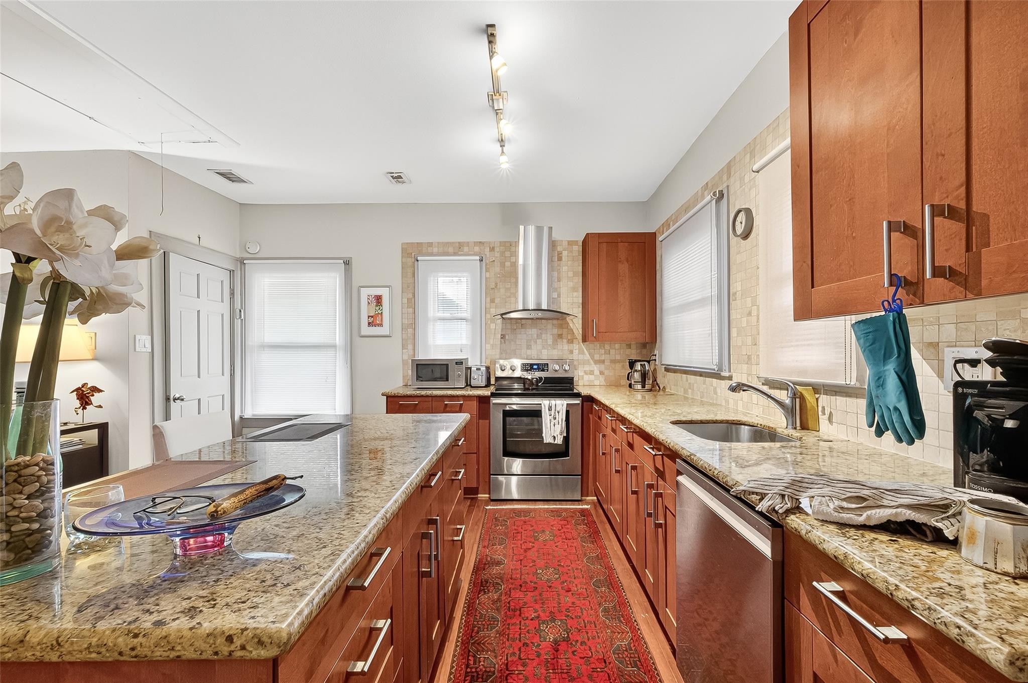 1612 W Alabama Street Unit: ABCD