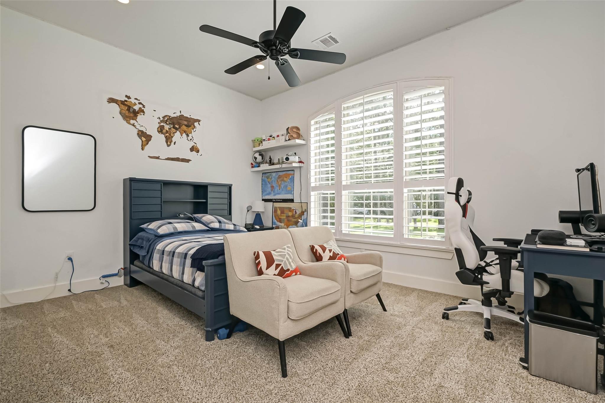 2407 Chantilly Lane