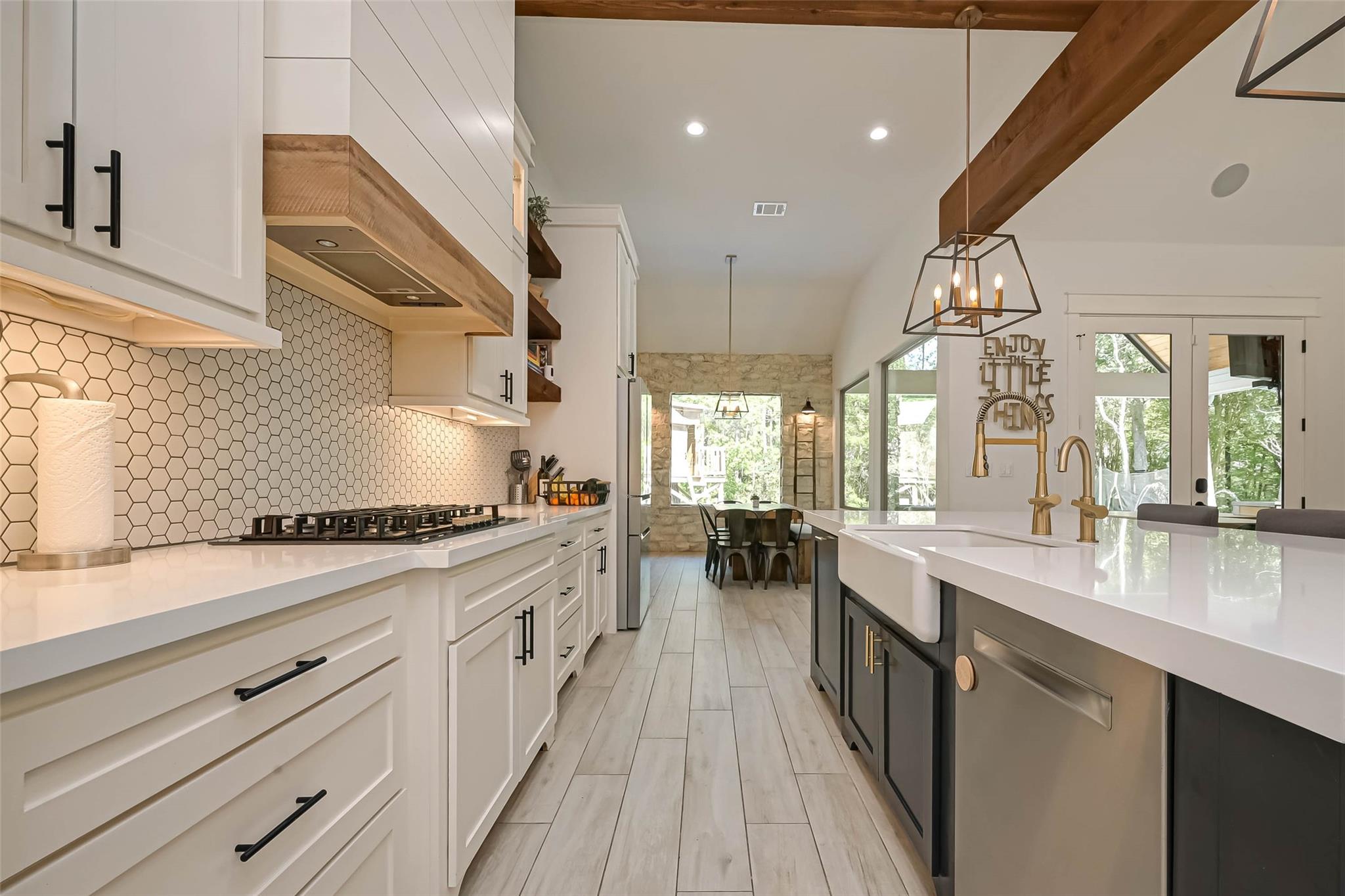 2407 Chantilly Lane