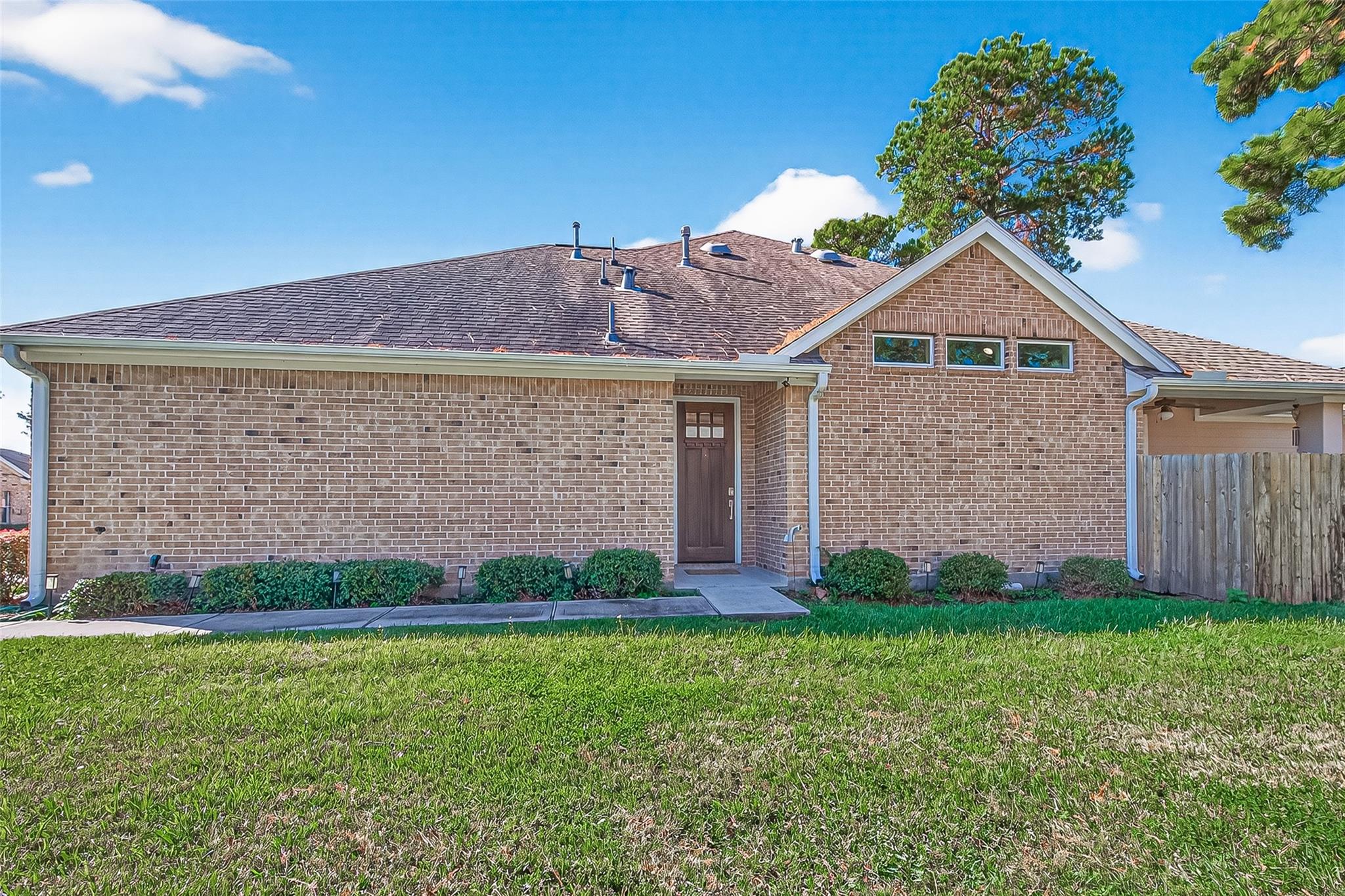 2026 Que Manor Drive