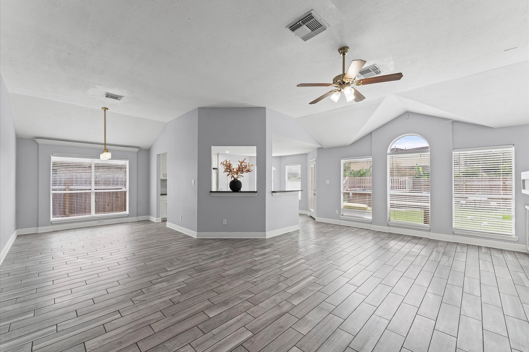 6218 Knollwood Trail
