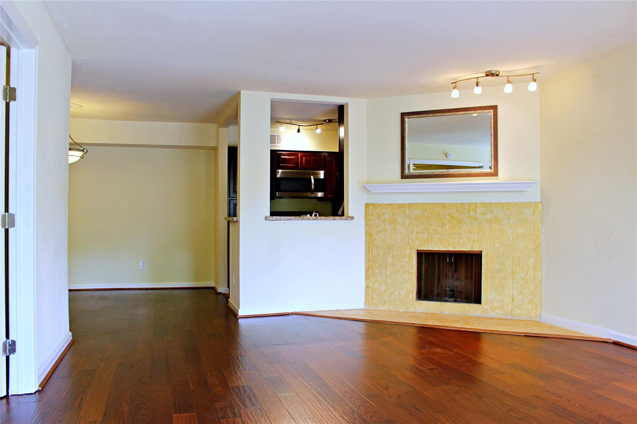 4635 Wild Indigo Street # 515
