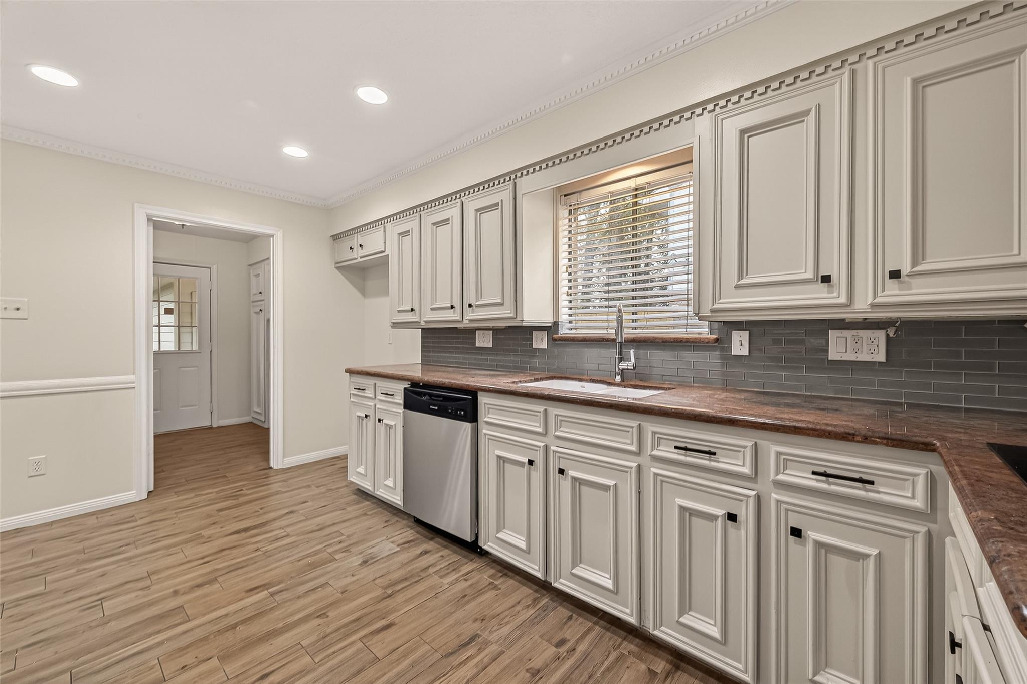 422 Willow Vista Drive