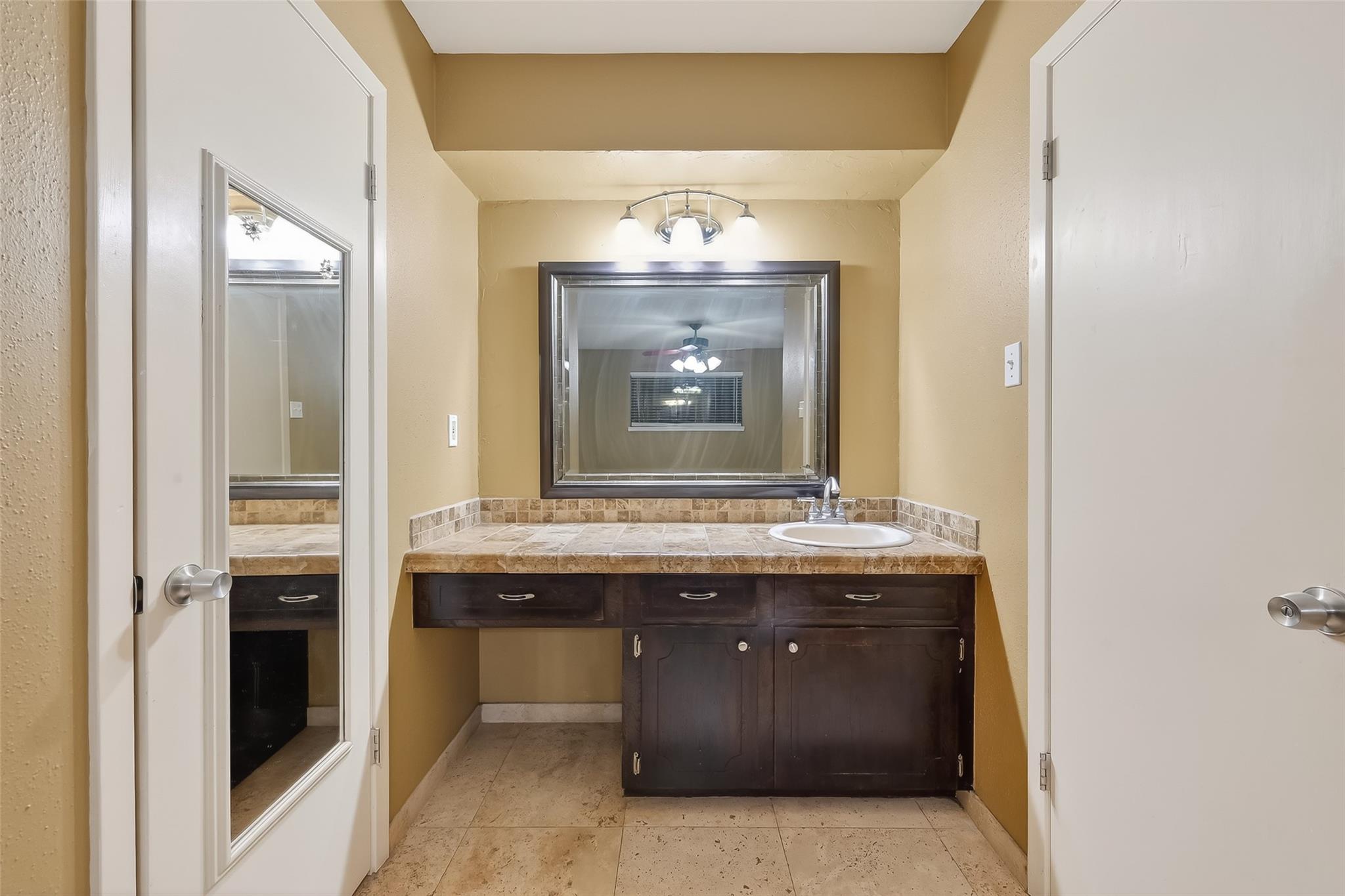 1011 Chateau Woods Parkway Drive