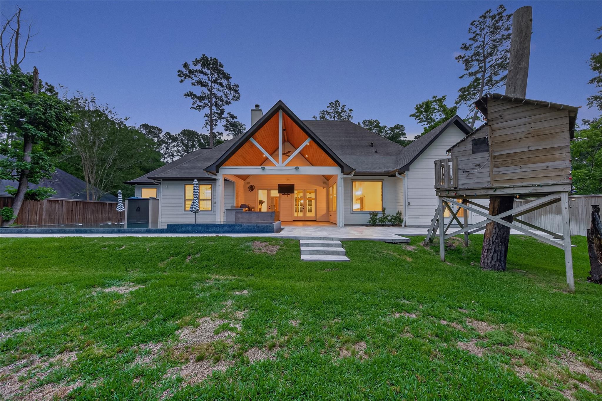 2407 Chantilly Lane Lane