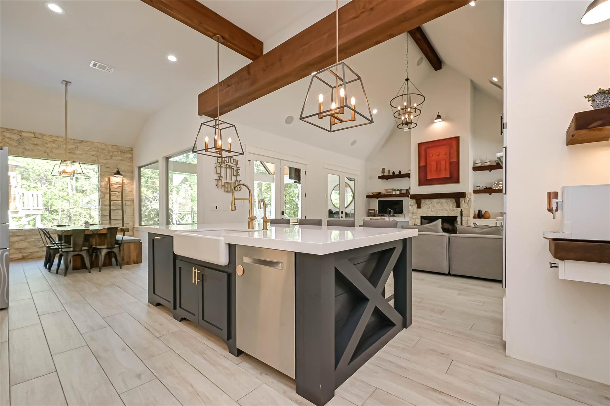 2407 Chantilly Lane Lane