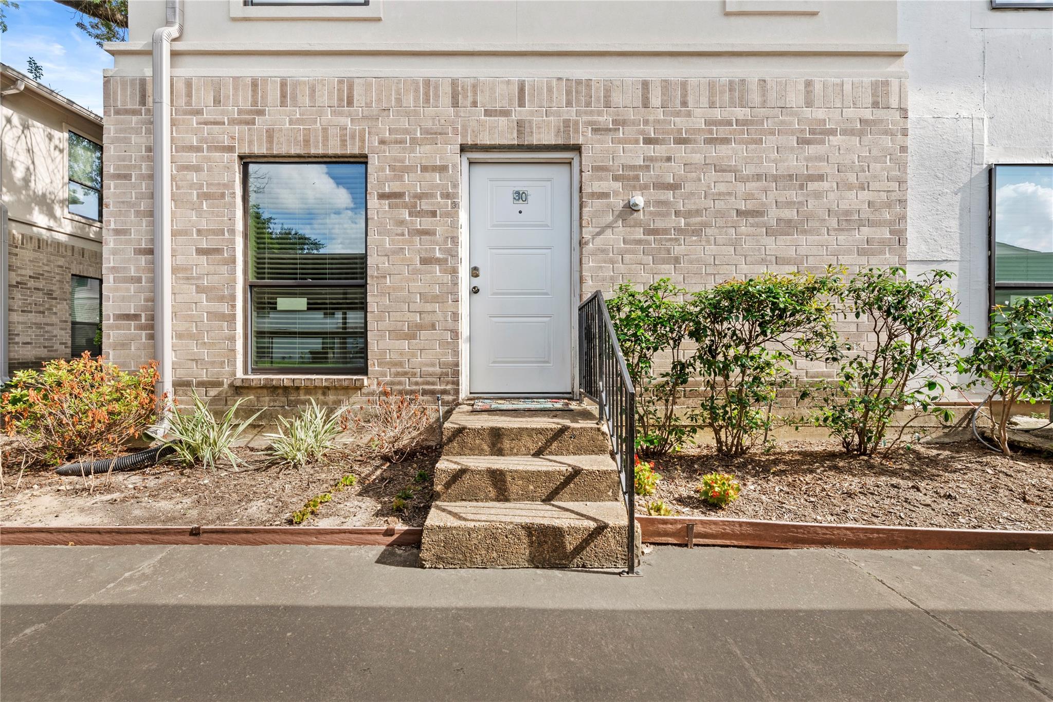 2425 Augusta Drive # 30