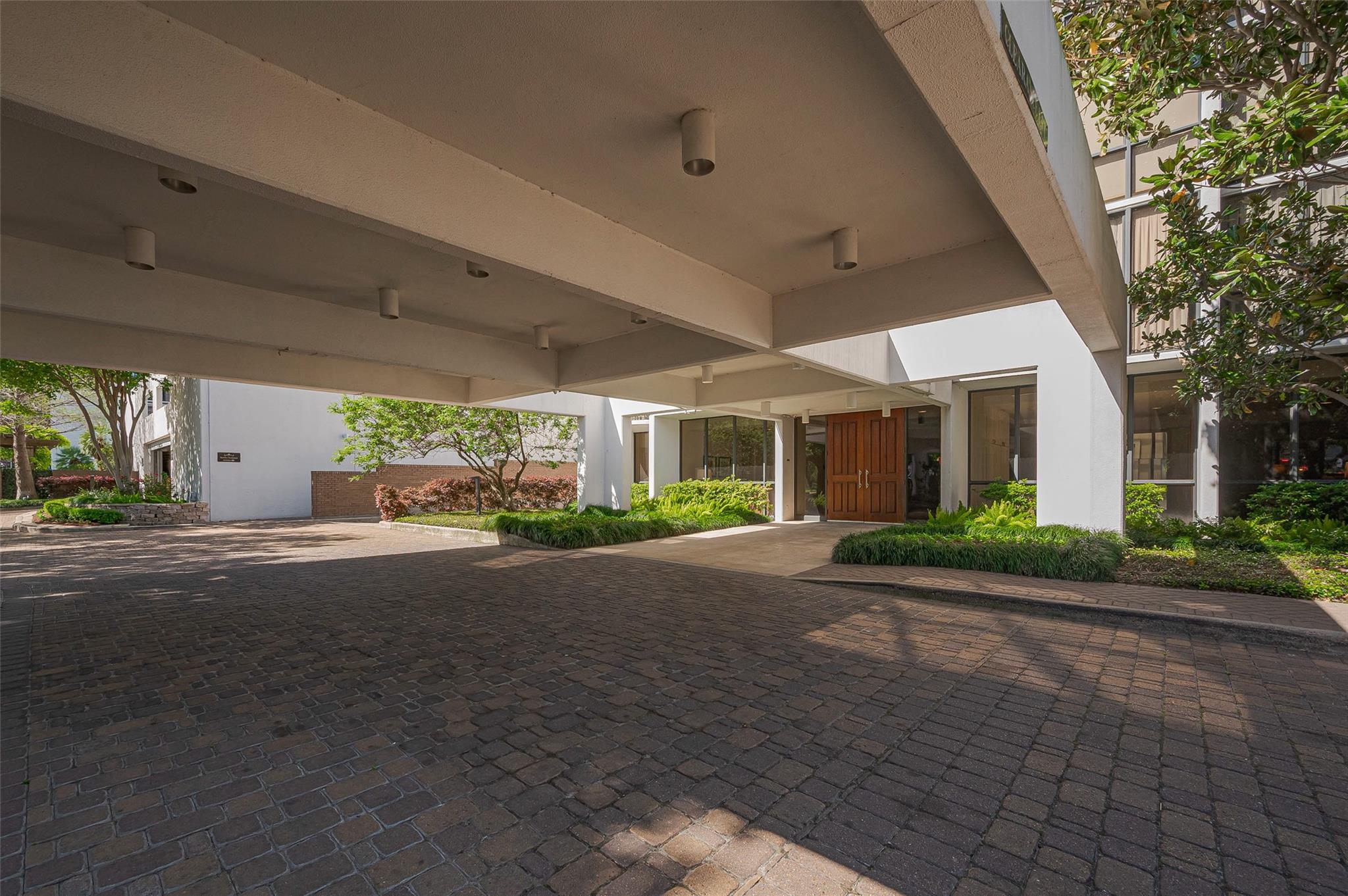 5001 Woodway Drive # 1804