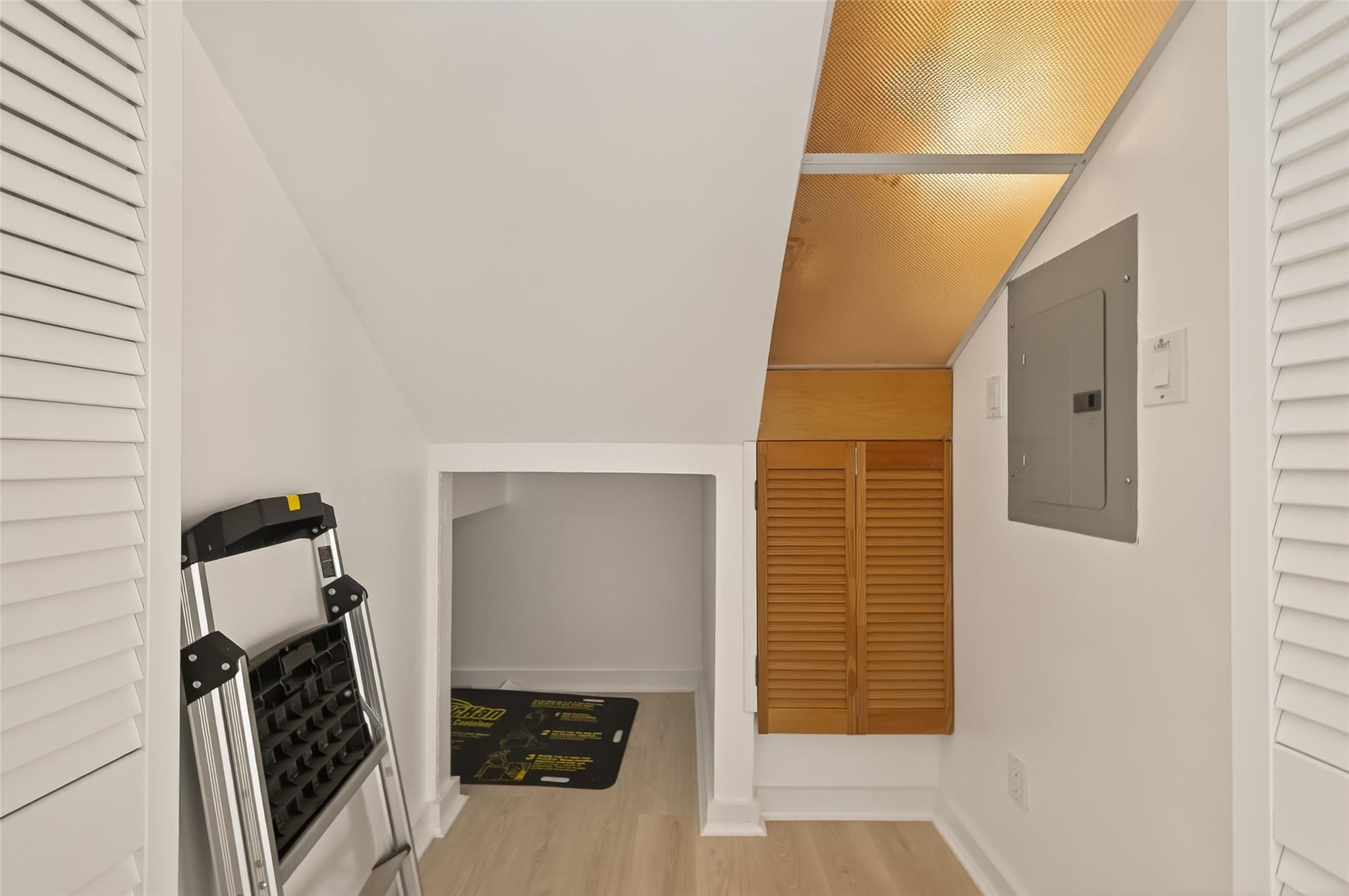 5115 Del Monte Drive Unit: 4/D