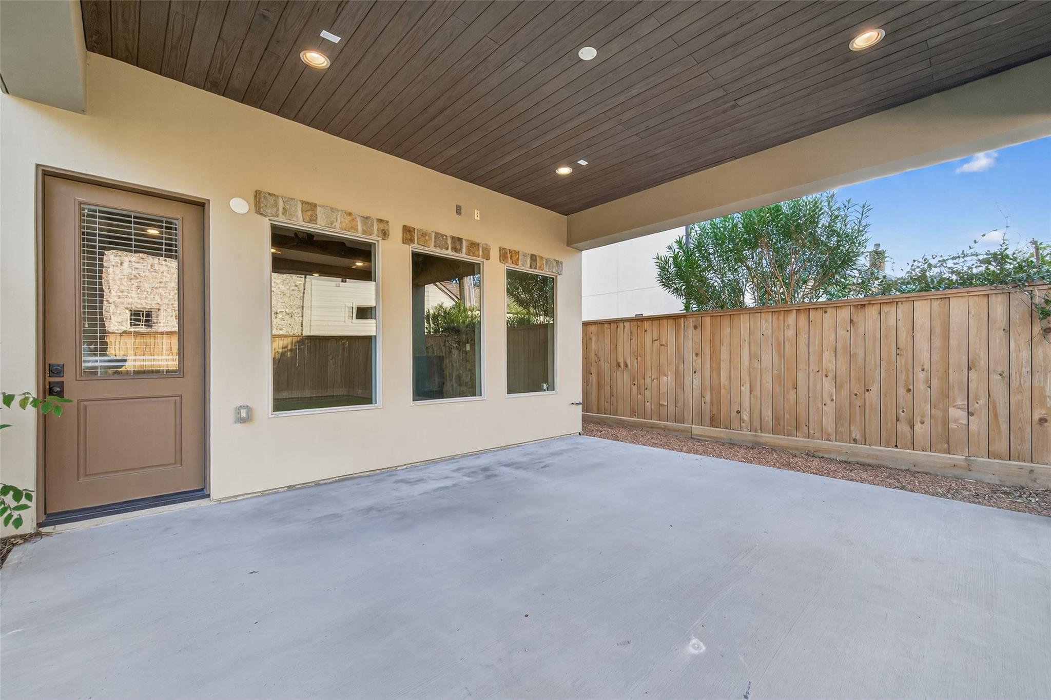 7504 Flowerdale Street