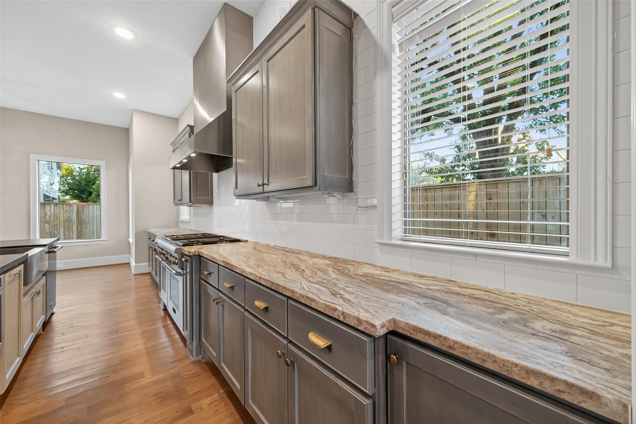 7504 Flowerdale Street