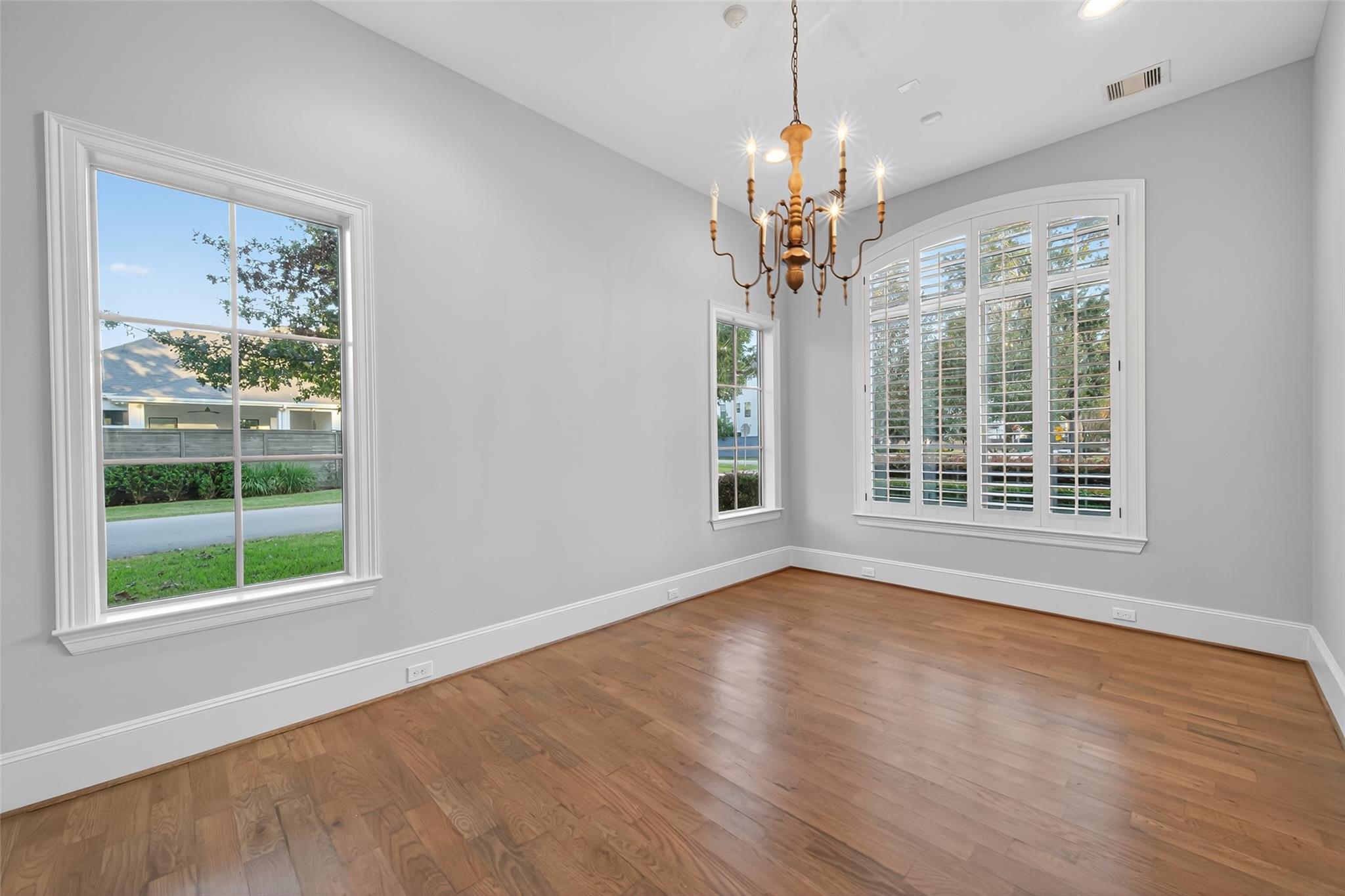 7504 Flowerdale Street