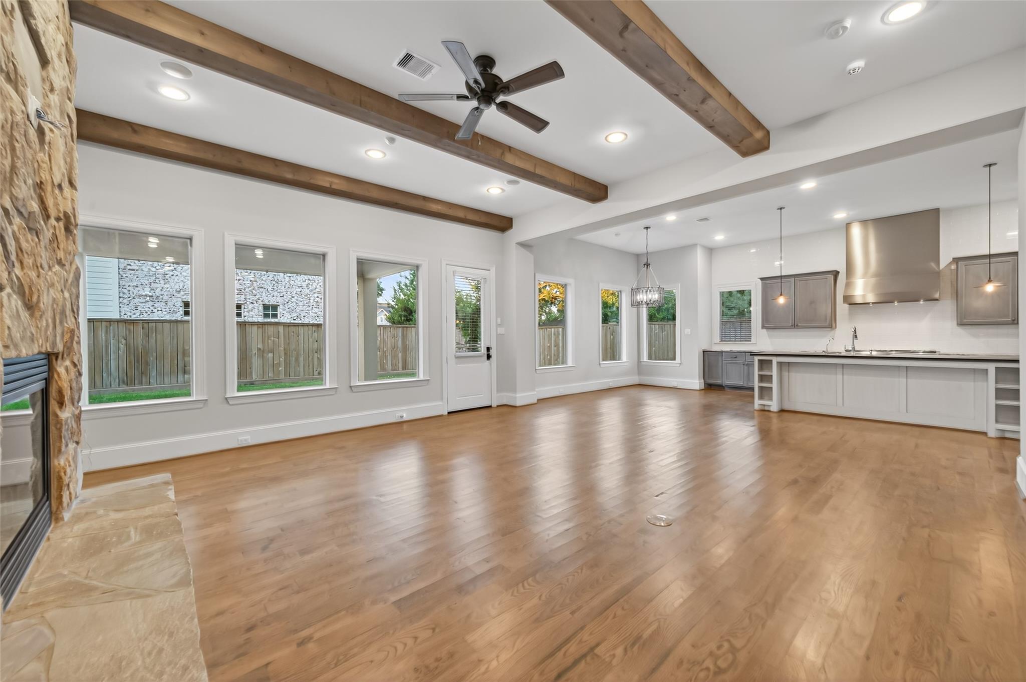 7504 Flowerdale Street