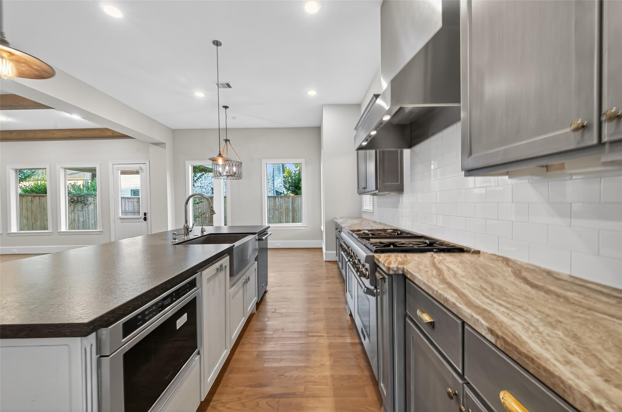 7504 Flowerdale Street