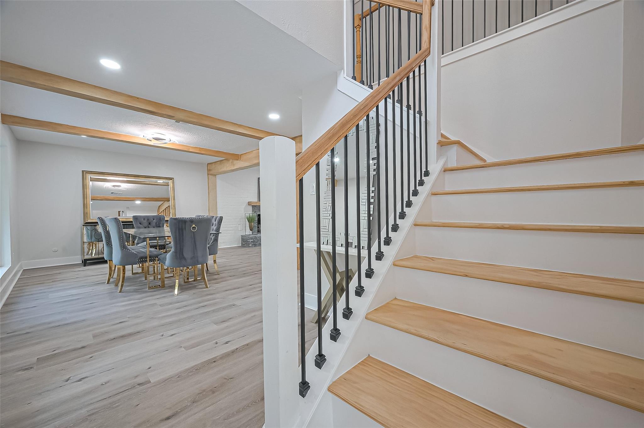 3 Roserush Court