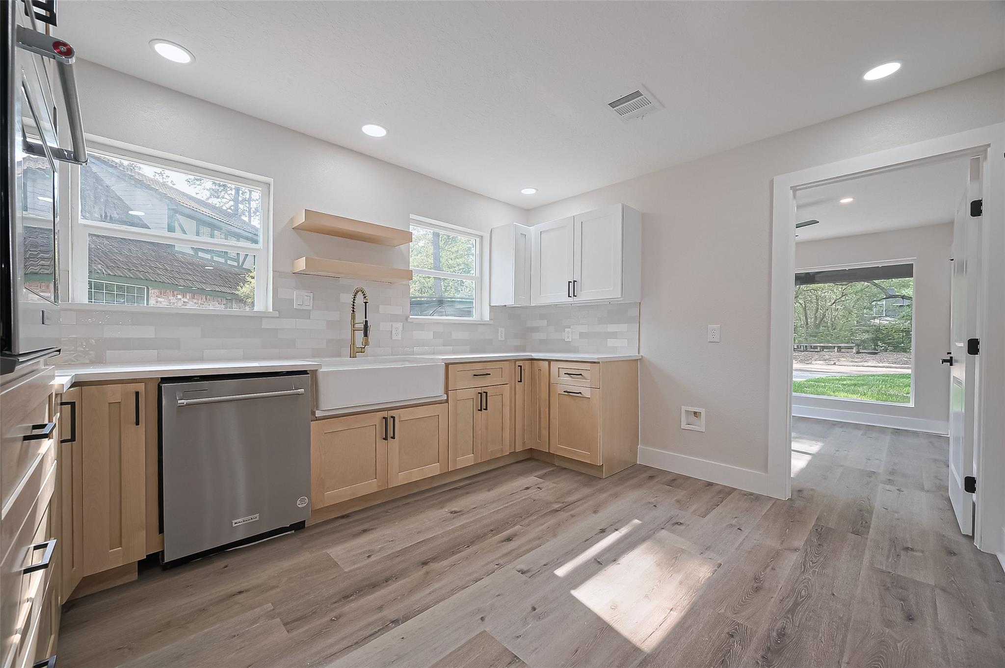 3 Roserush Court