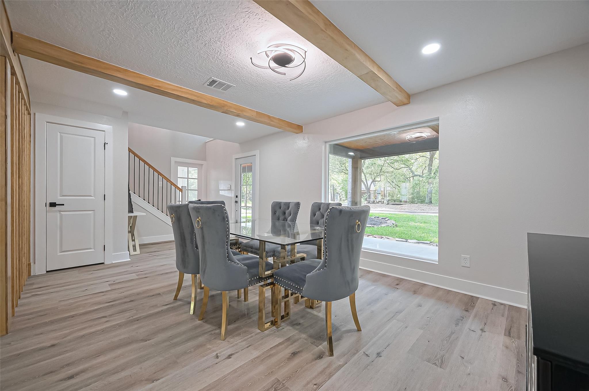 3 Roserush Court