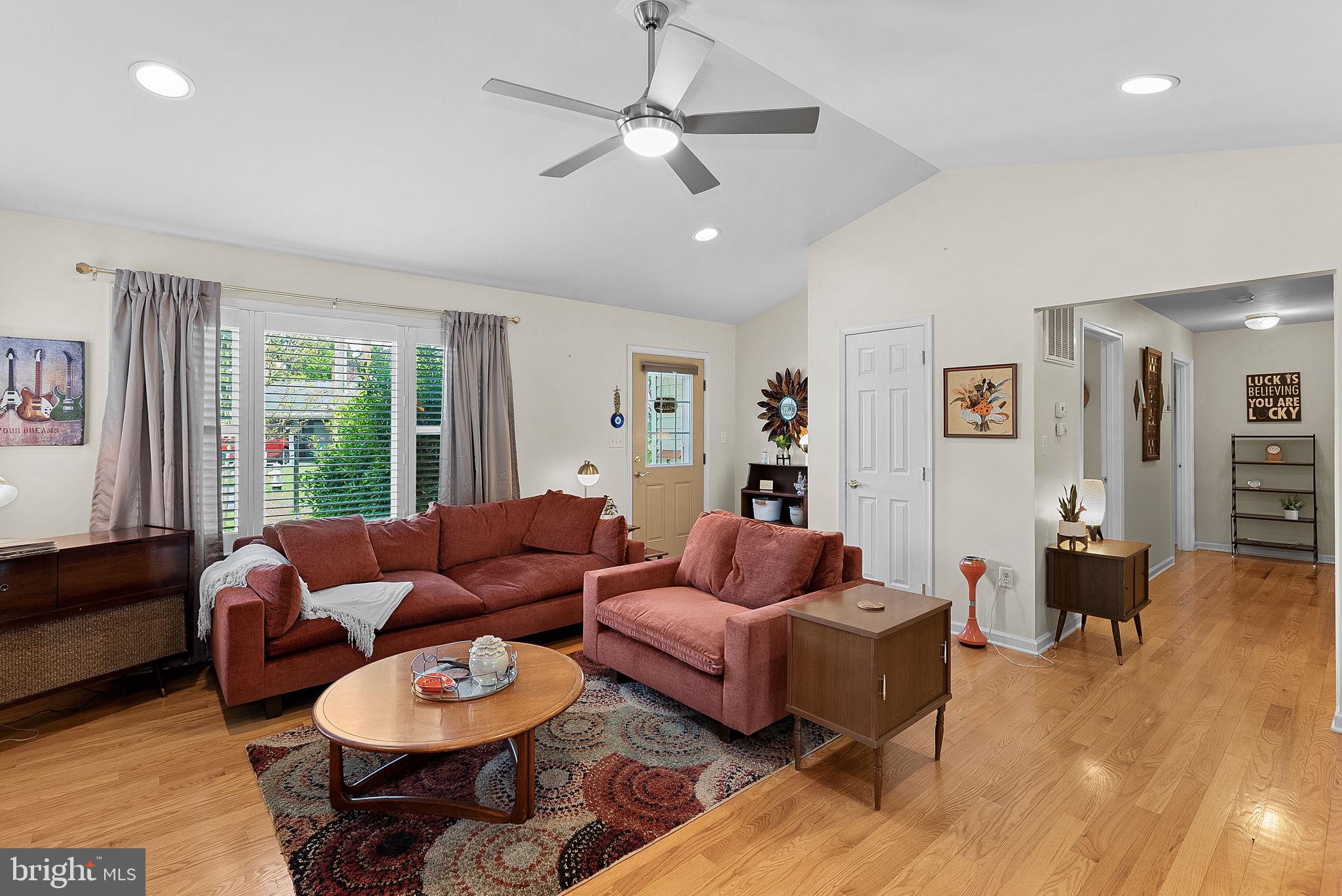 5 Circle Dr
