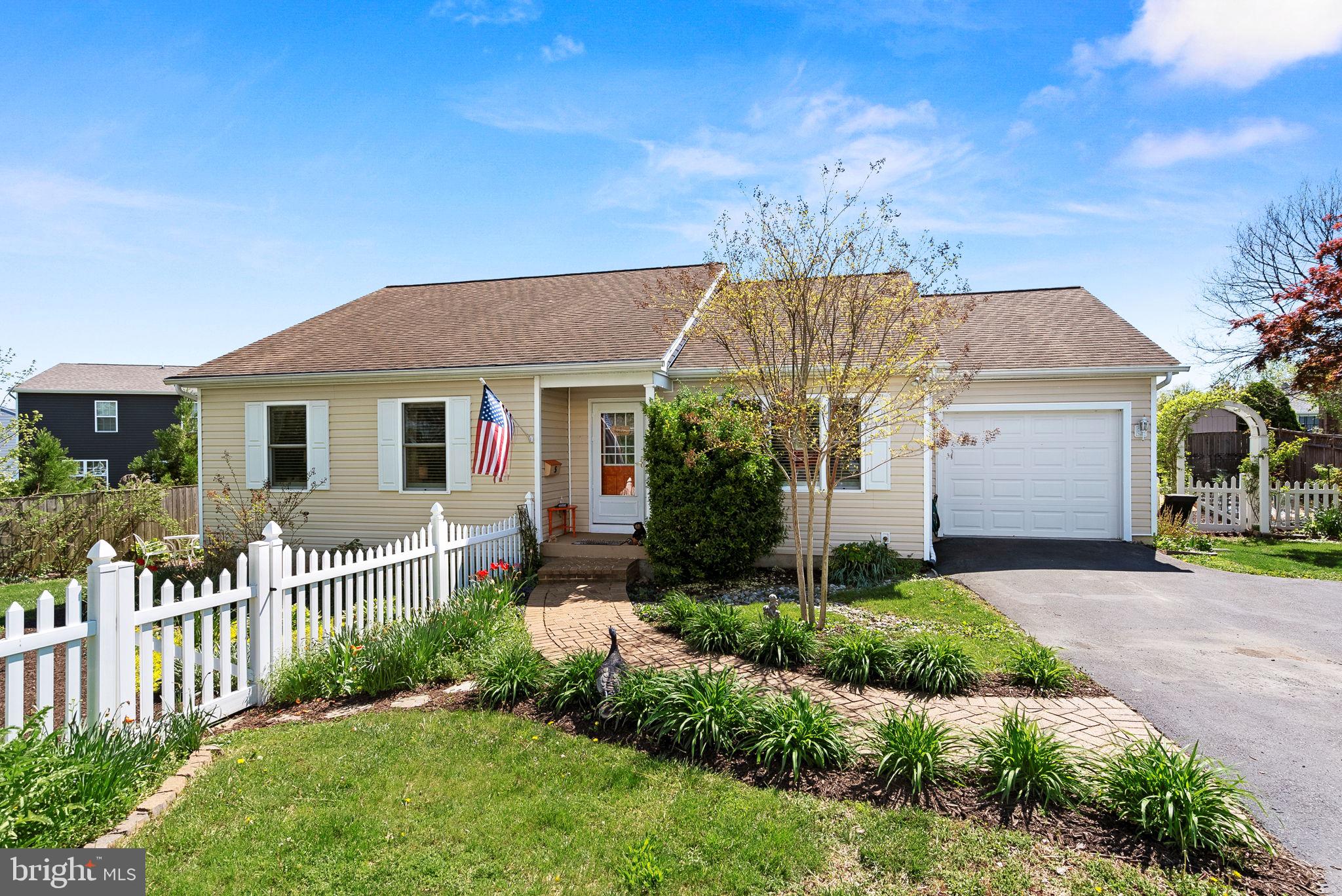 5 Circle Dr