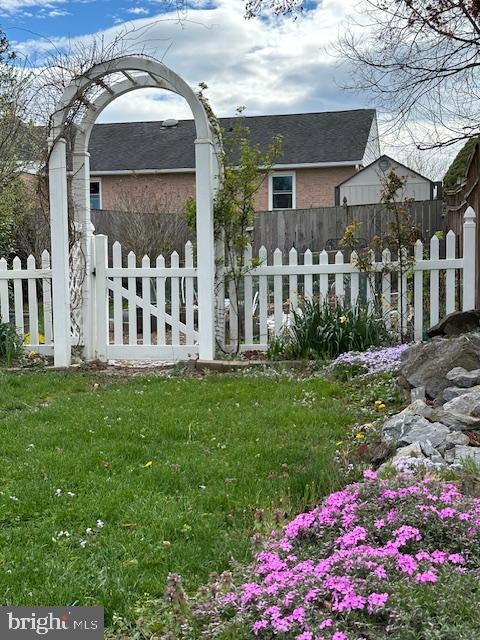 5 Circle Dr