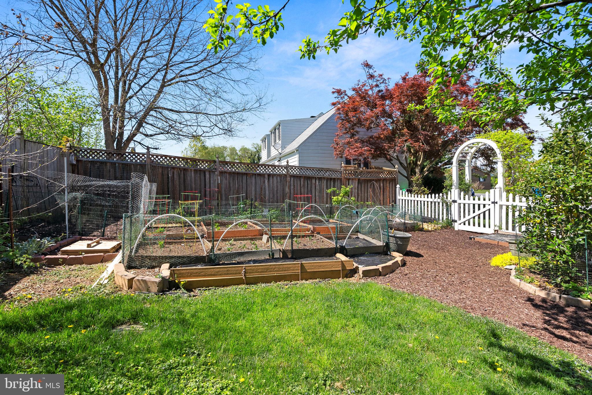 5 Circle Dr