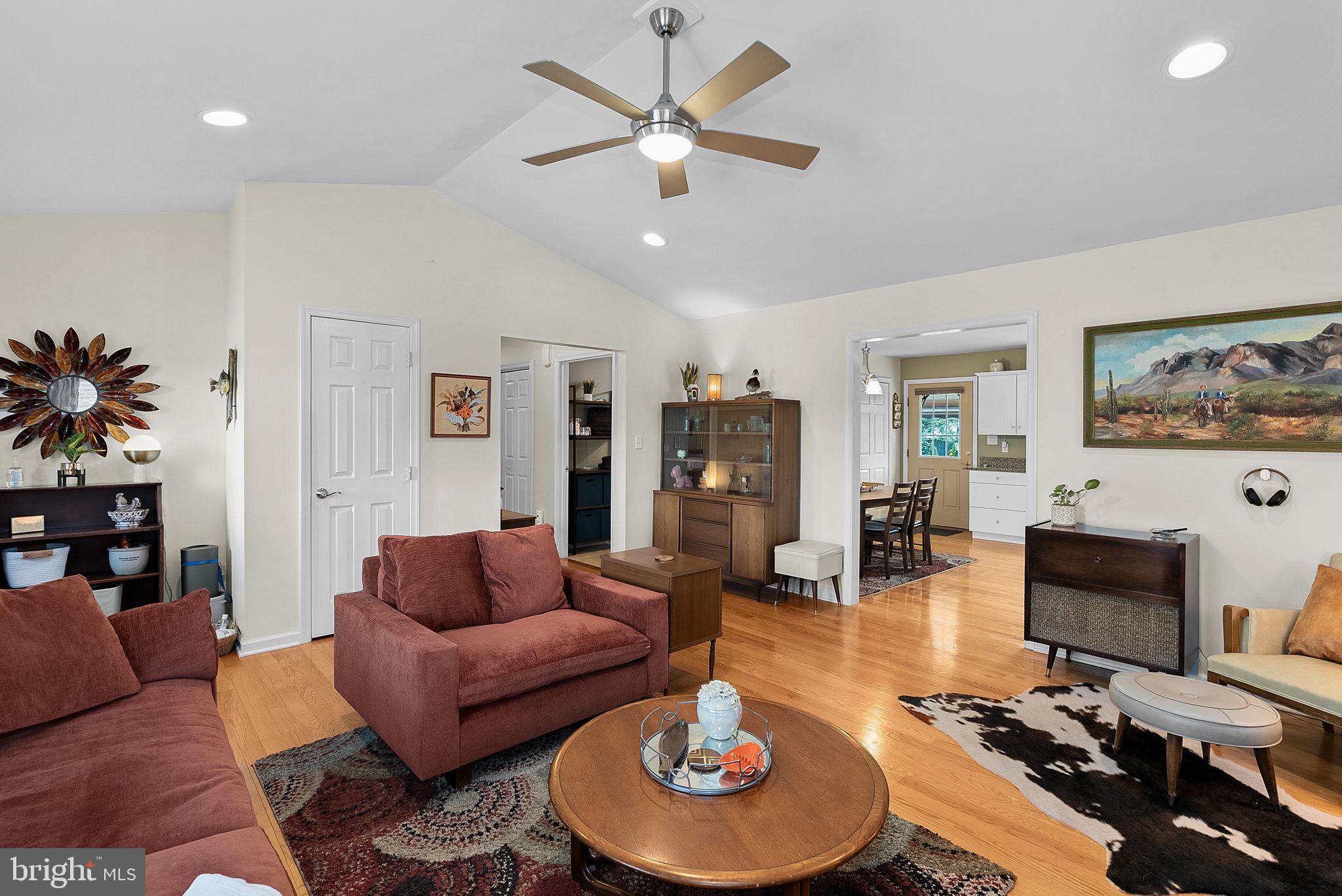 5 Circle Dr