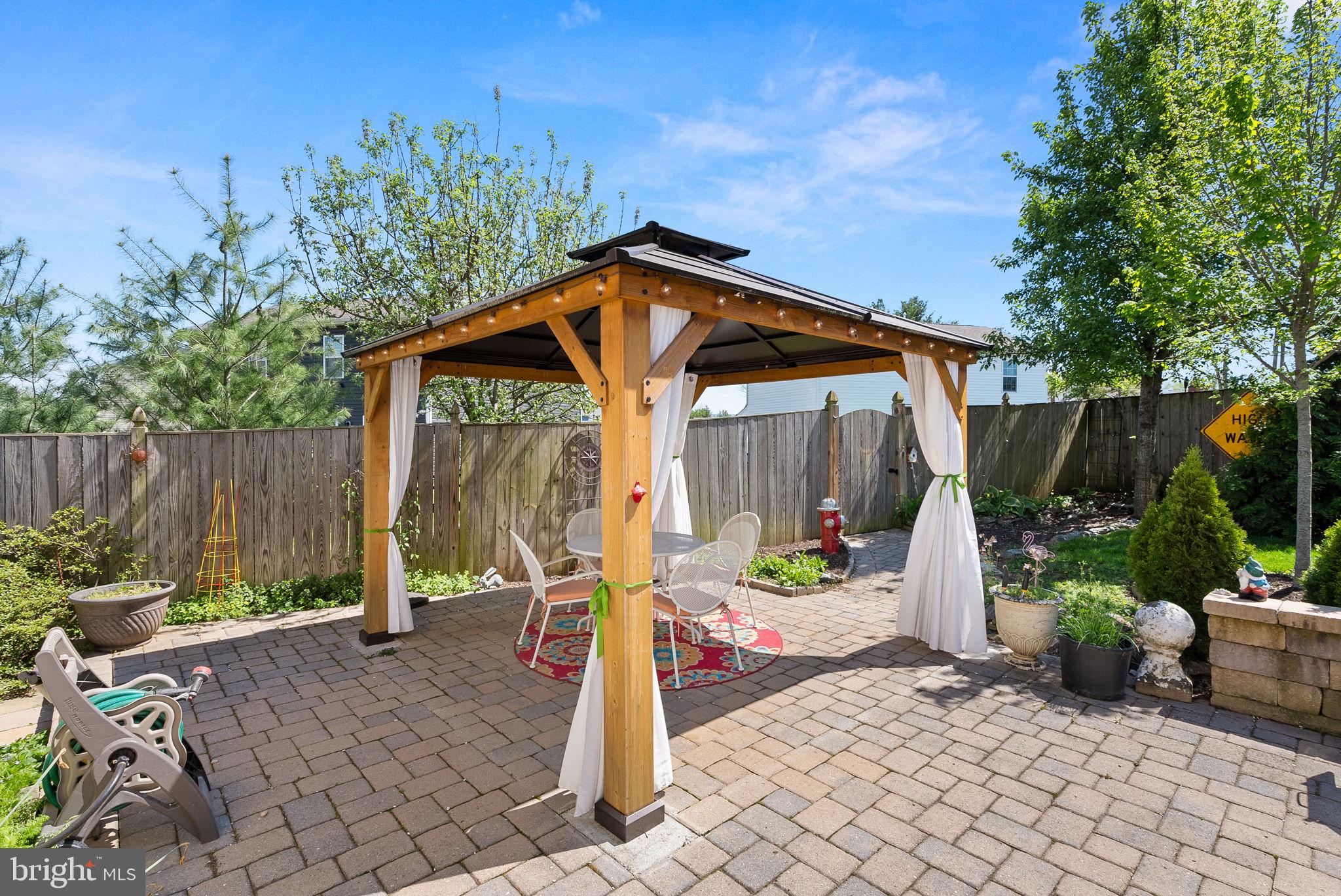 5 Circle Dr