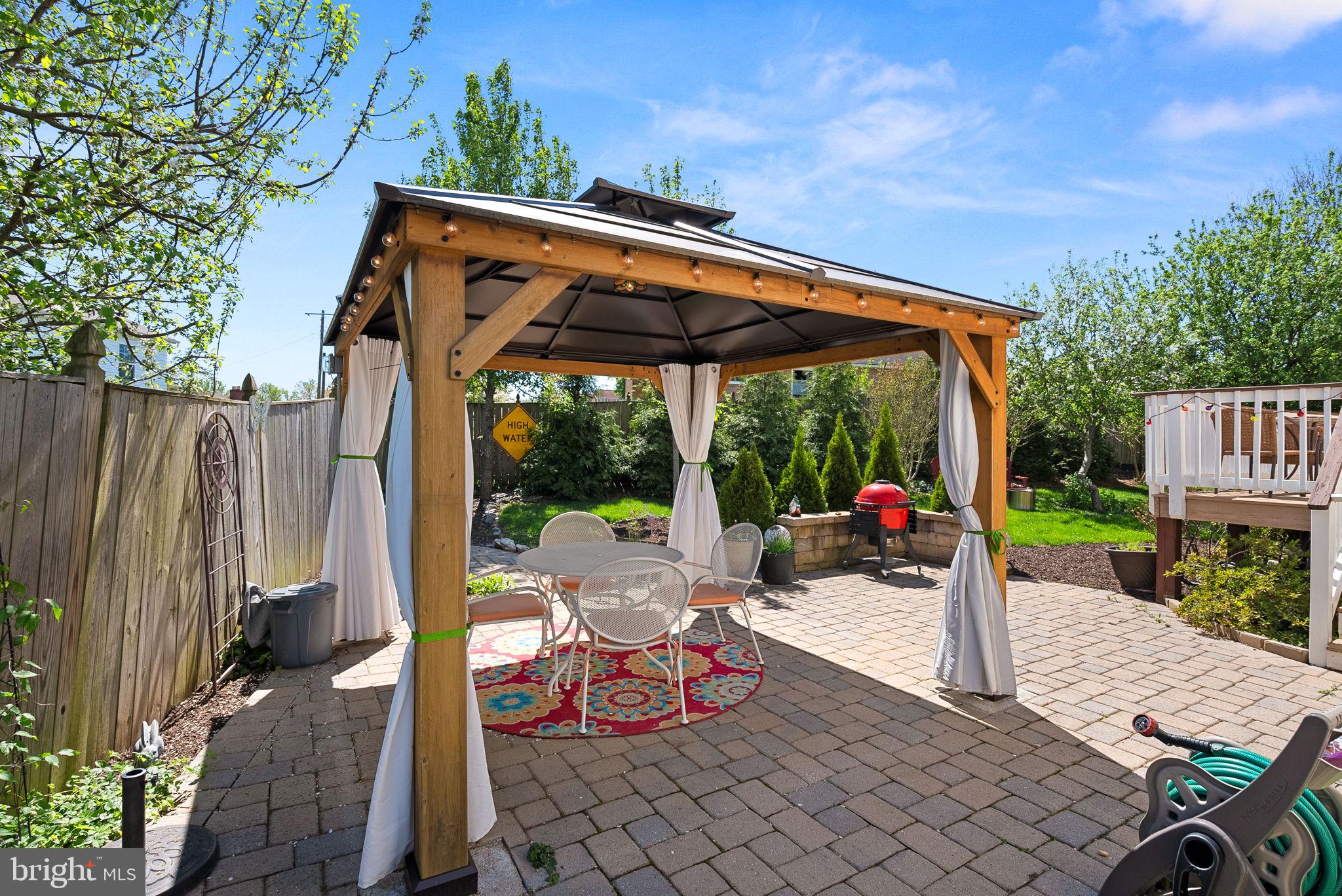5 Circle Dr