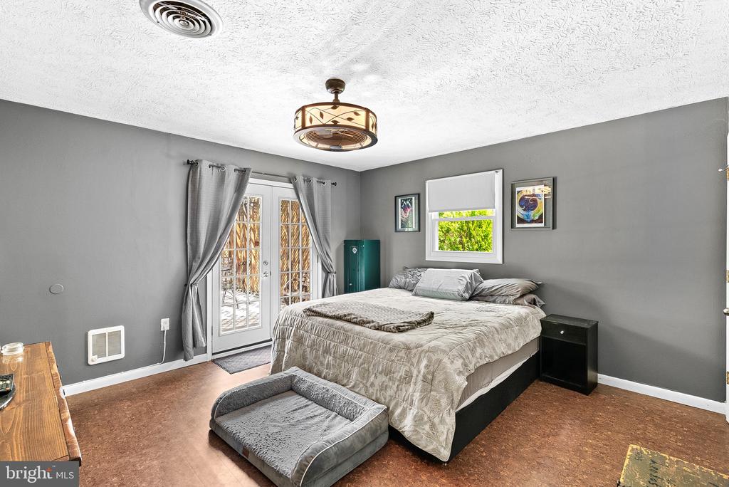 107 Massie Dr