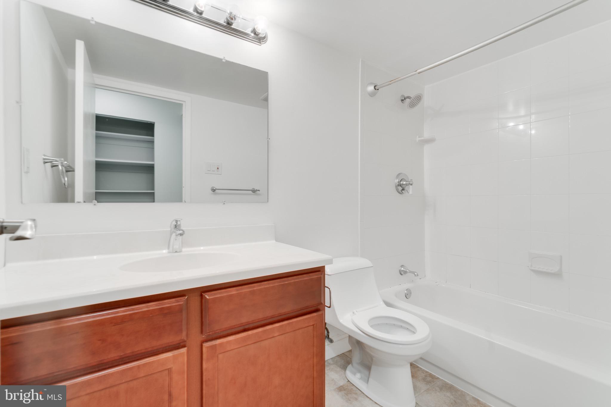 11200 Chestnut Grove Square Unit: 11200-202