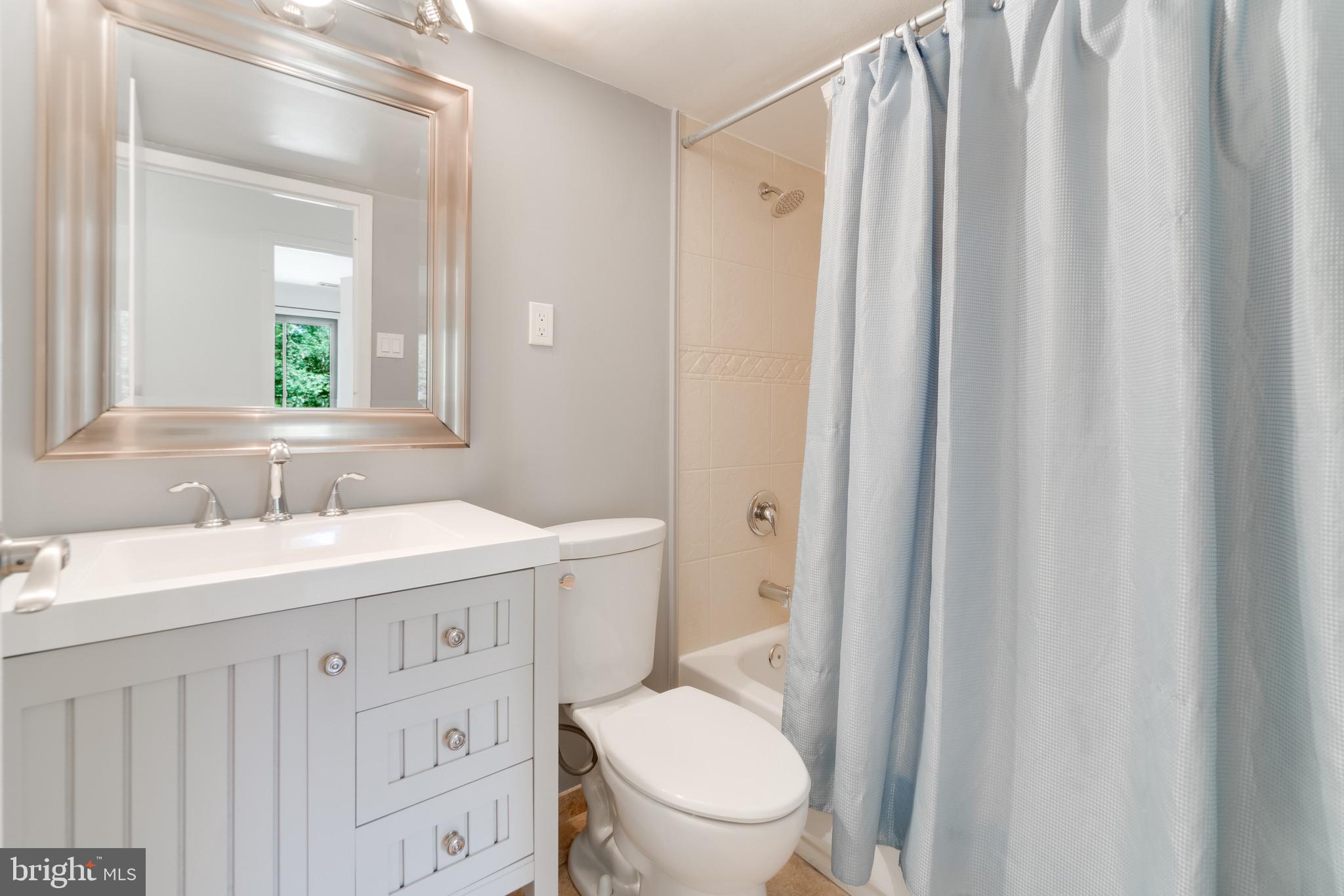 11200 Chestnut Grove Square Unit: 11200-202