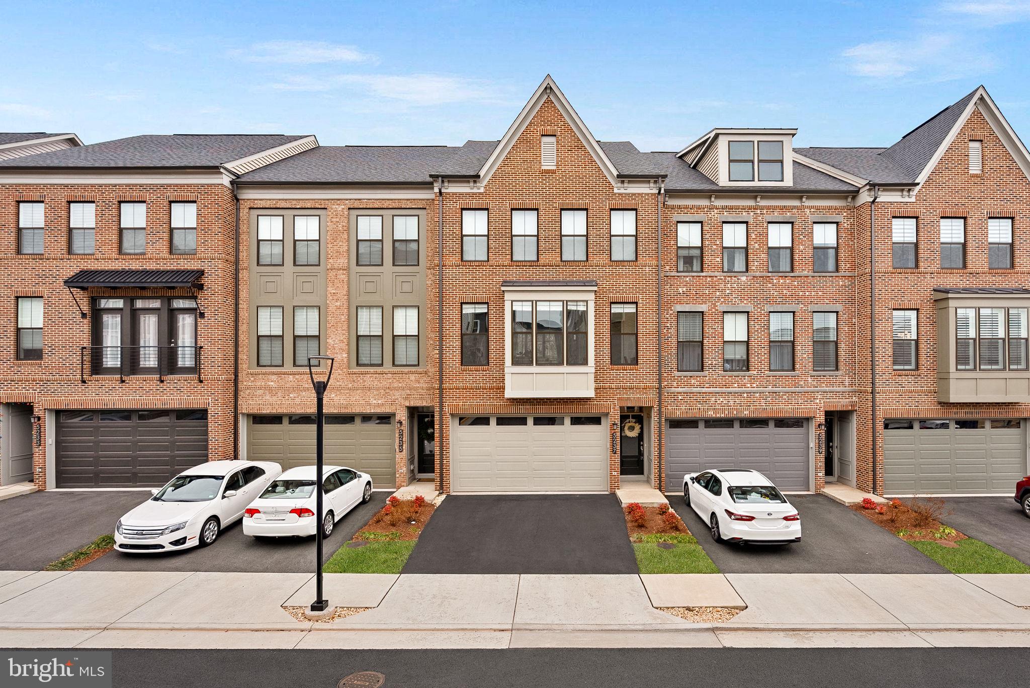 5237 RIDGEVIEW RETREAT DRIVE