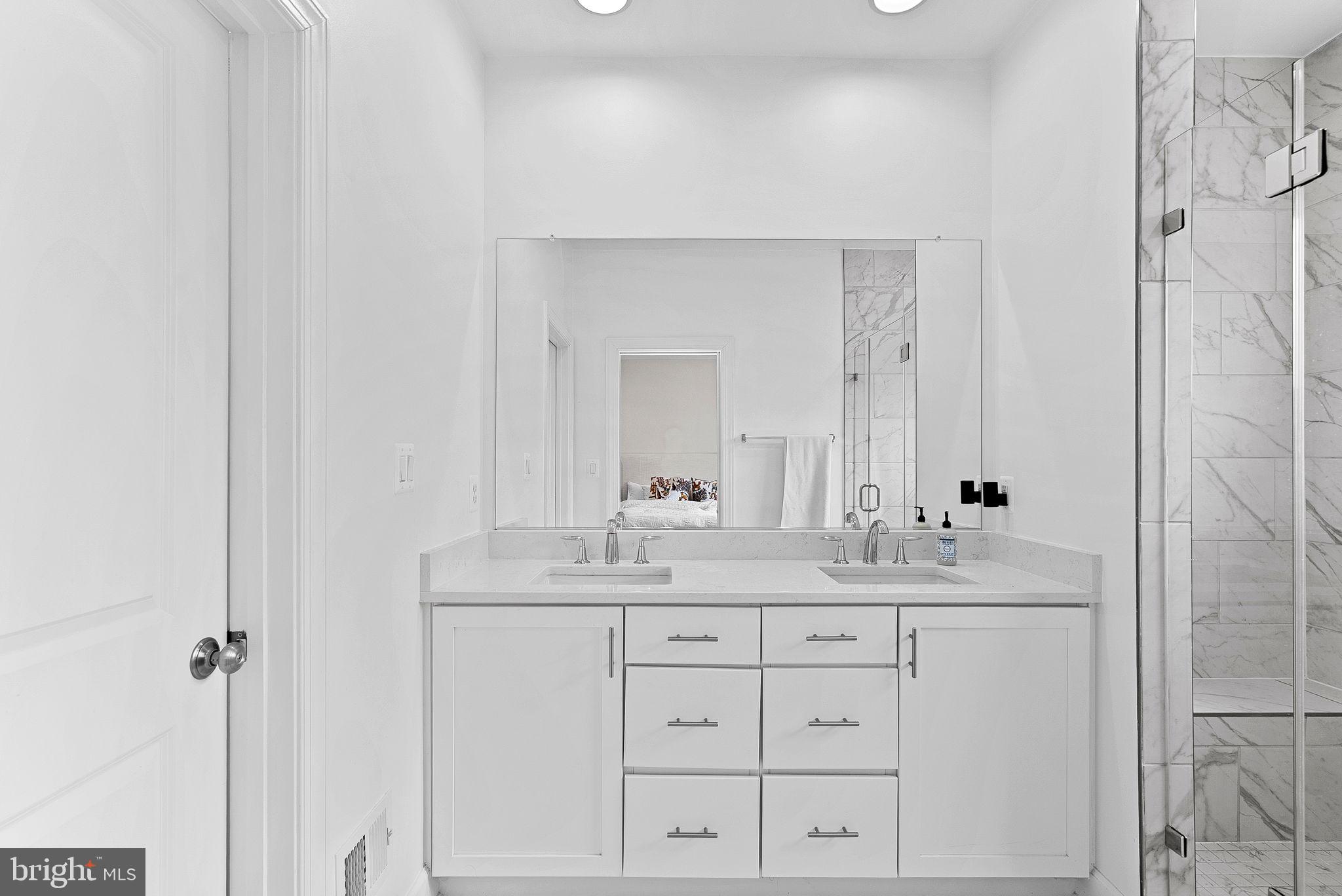 5237 RIDGEVIEW RETREAT DRIVE