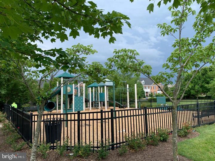 23230 Milltown Knoll Square Unit: 106