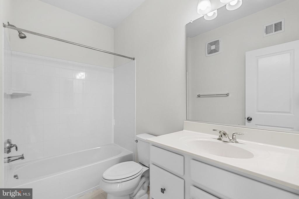 1310 Ribbon Limestone Ter SE