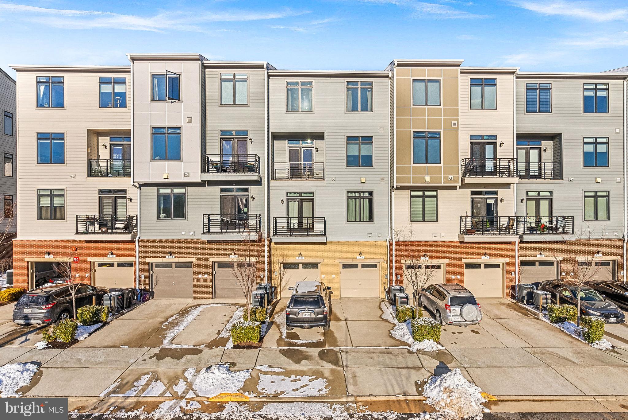 1310 Ribbon Limestone Ter SE