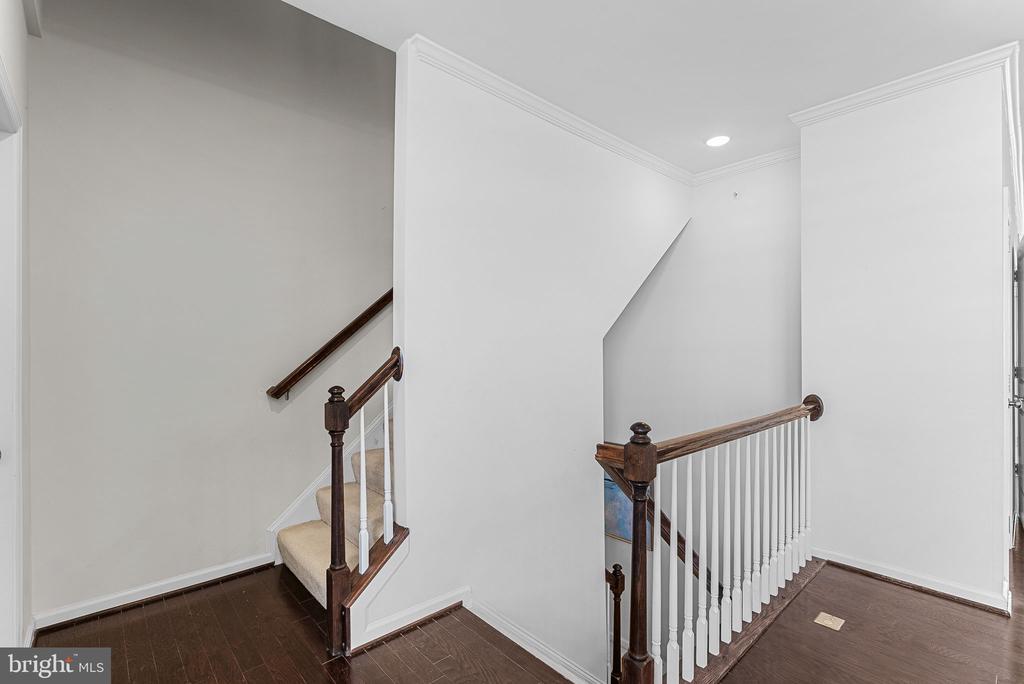 1310 Ribbon Limestone Ter SE