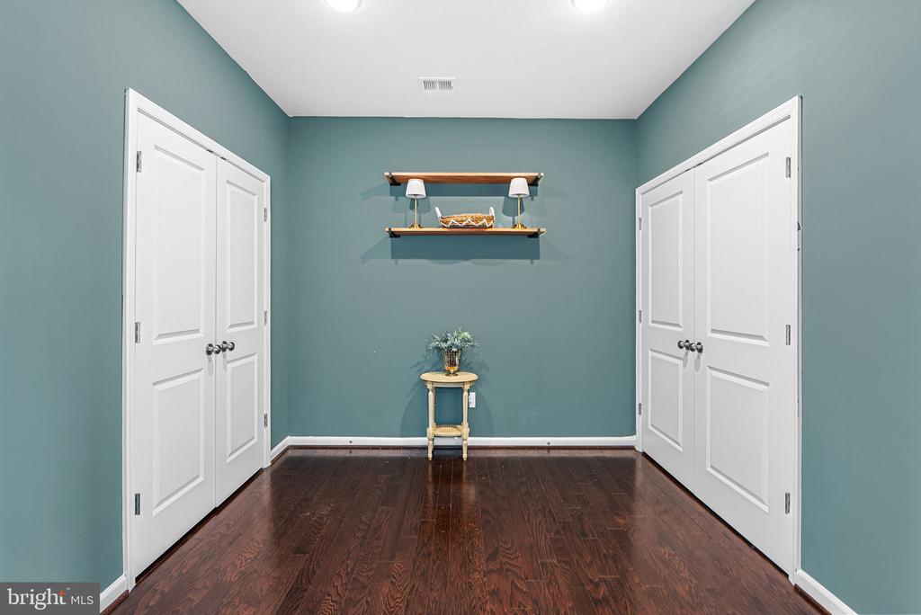 1310 Ribbon Limestone Ter SE