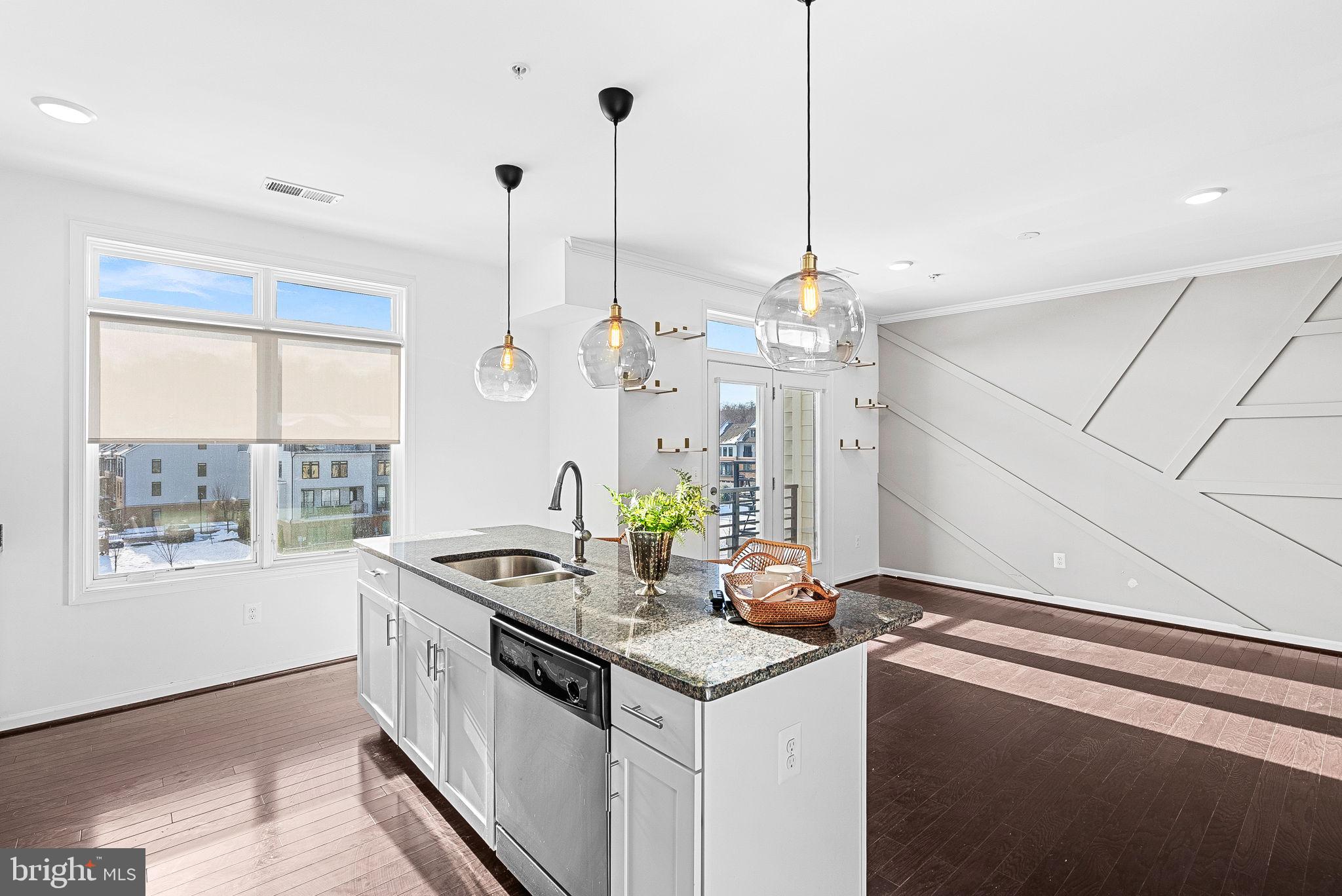 1310 Ribbon Limestone Ter SE