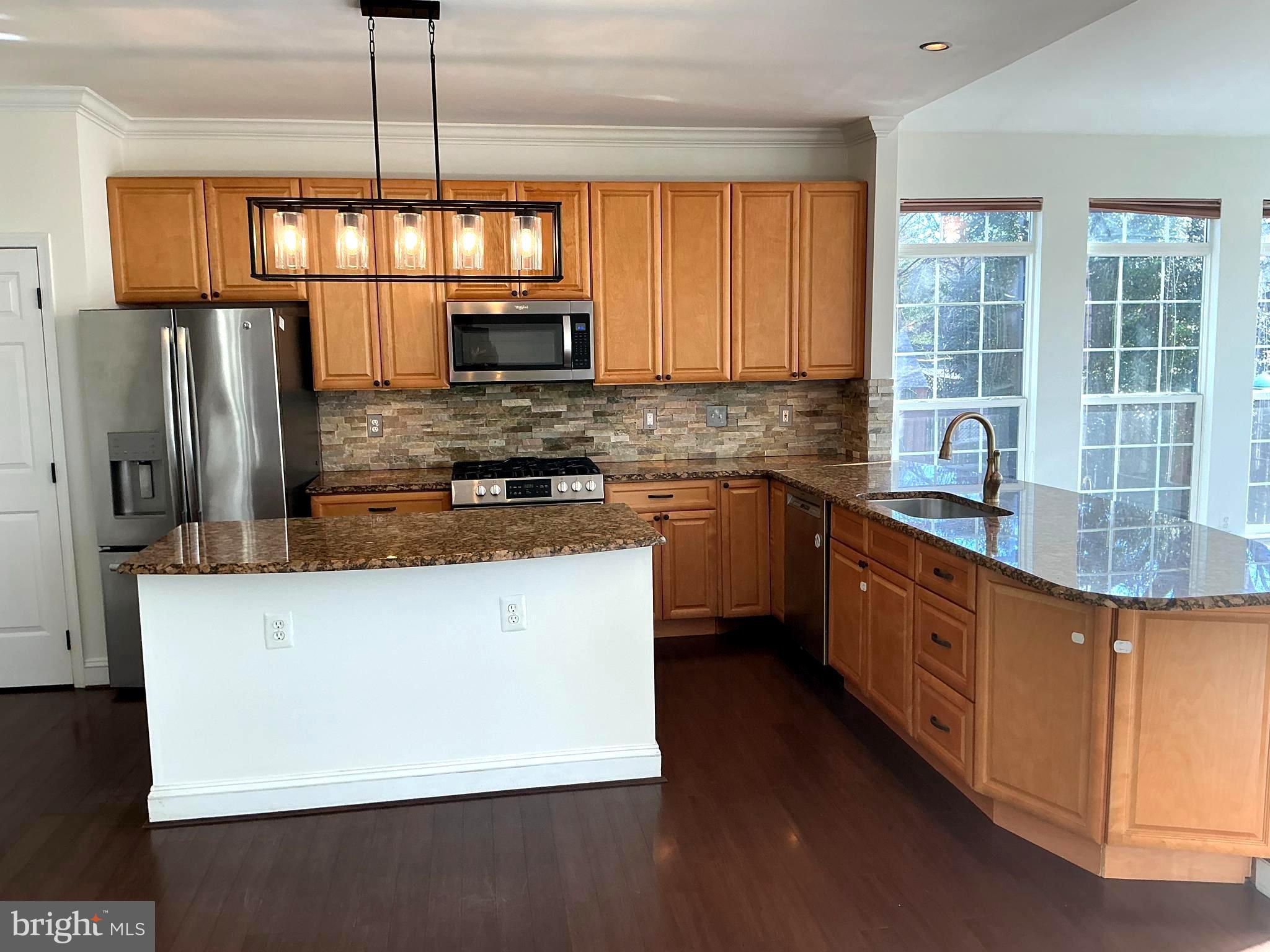 46487 PRIMULA CT