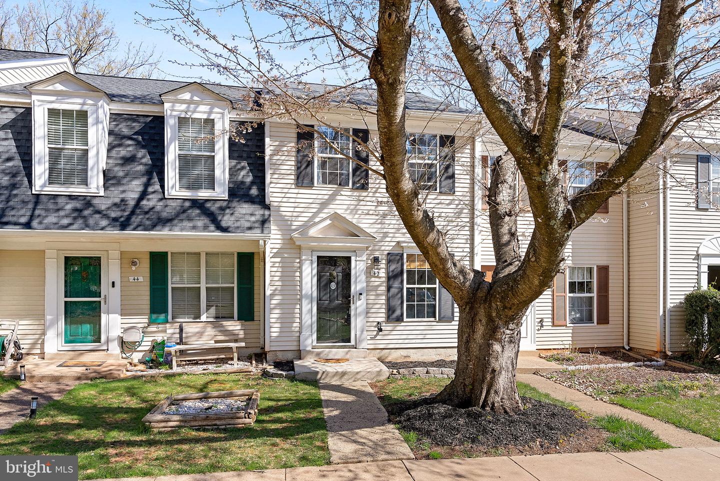 42 Palmer Ct
