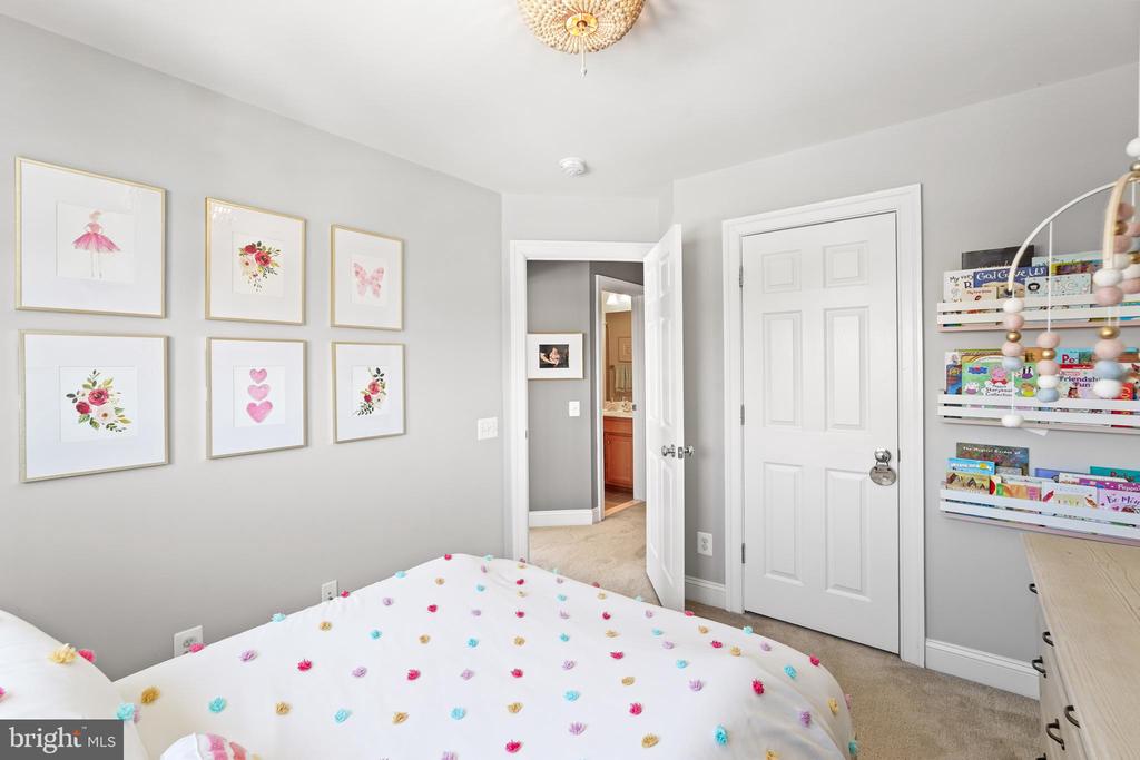 429 HEARTLEAF TERRACE SE