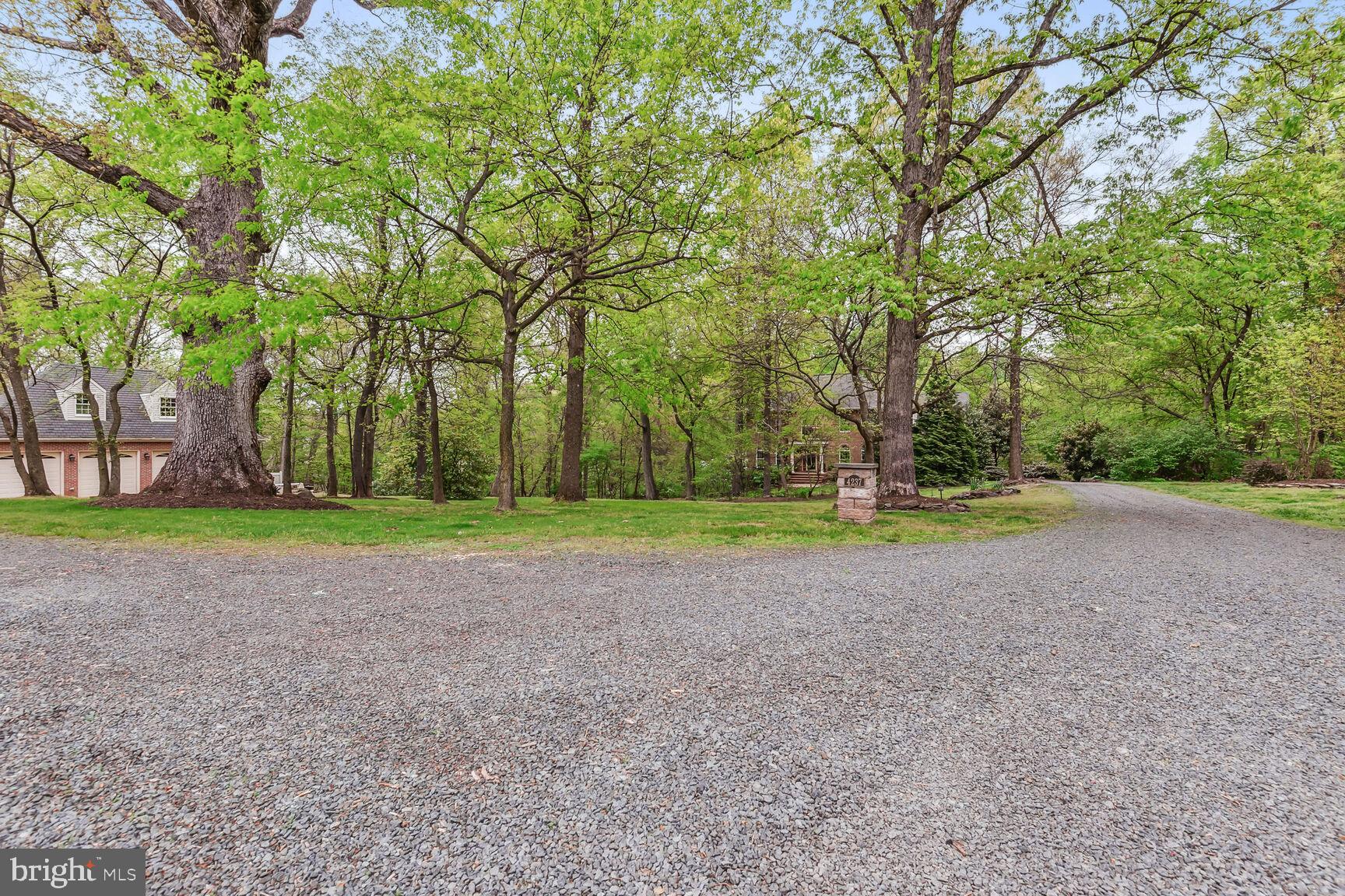 4237 Lawnvale Dr