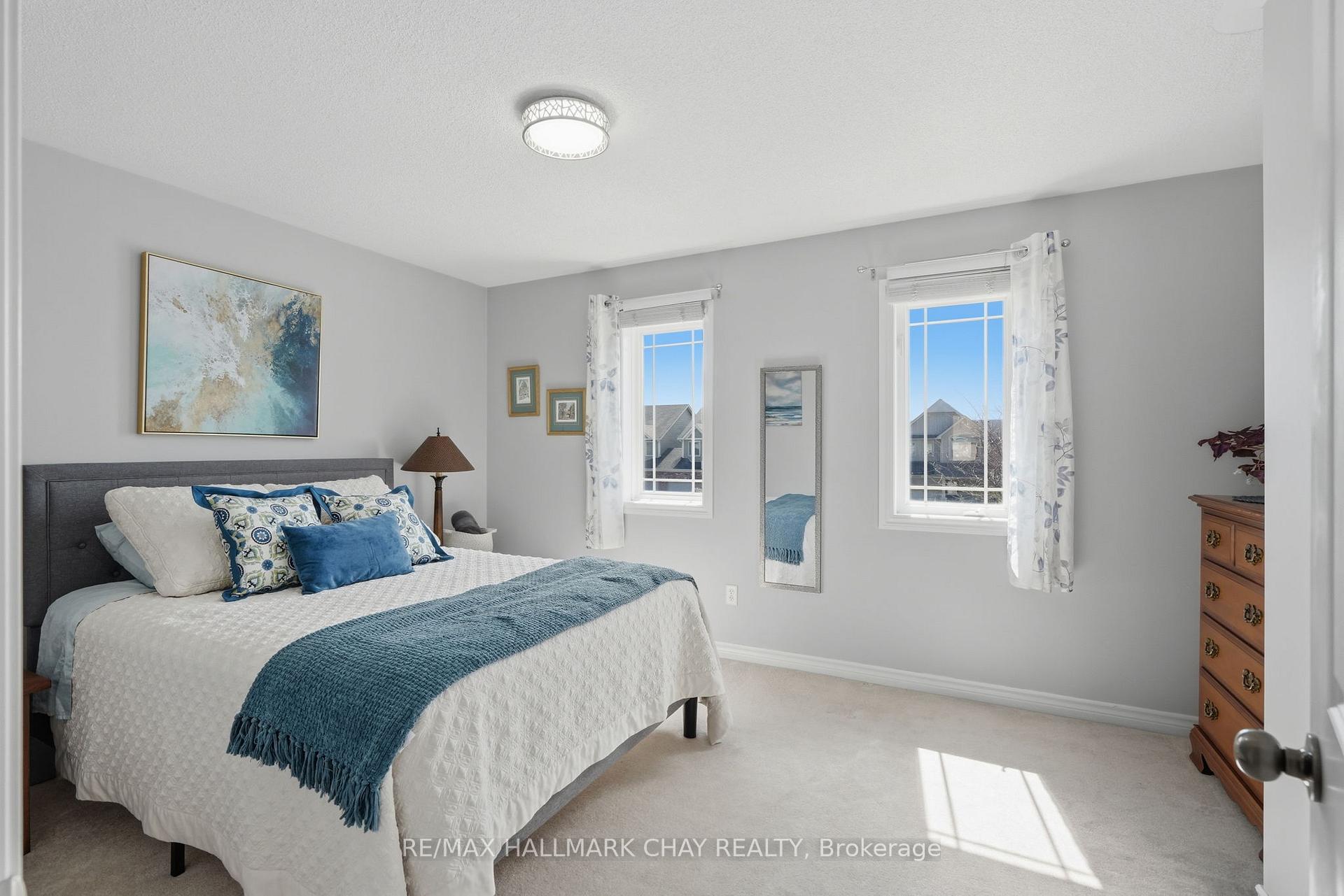 215 Banting Crescent